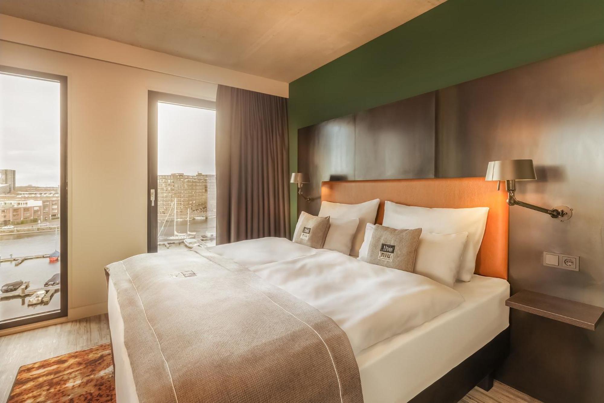 Premium Queen Room