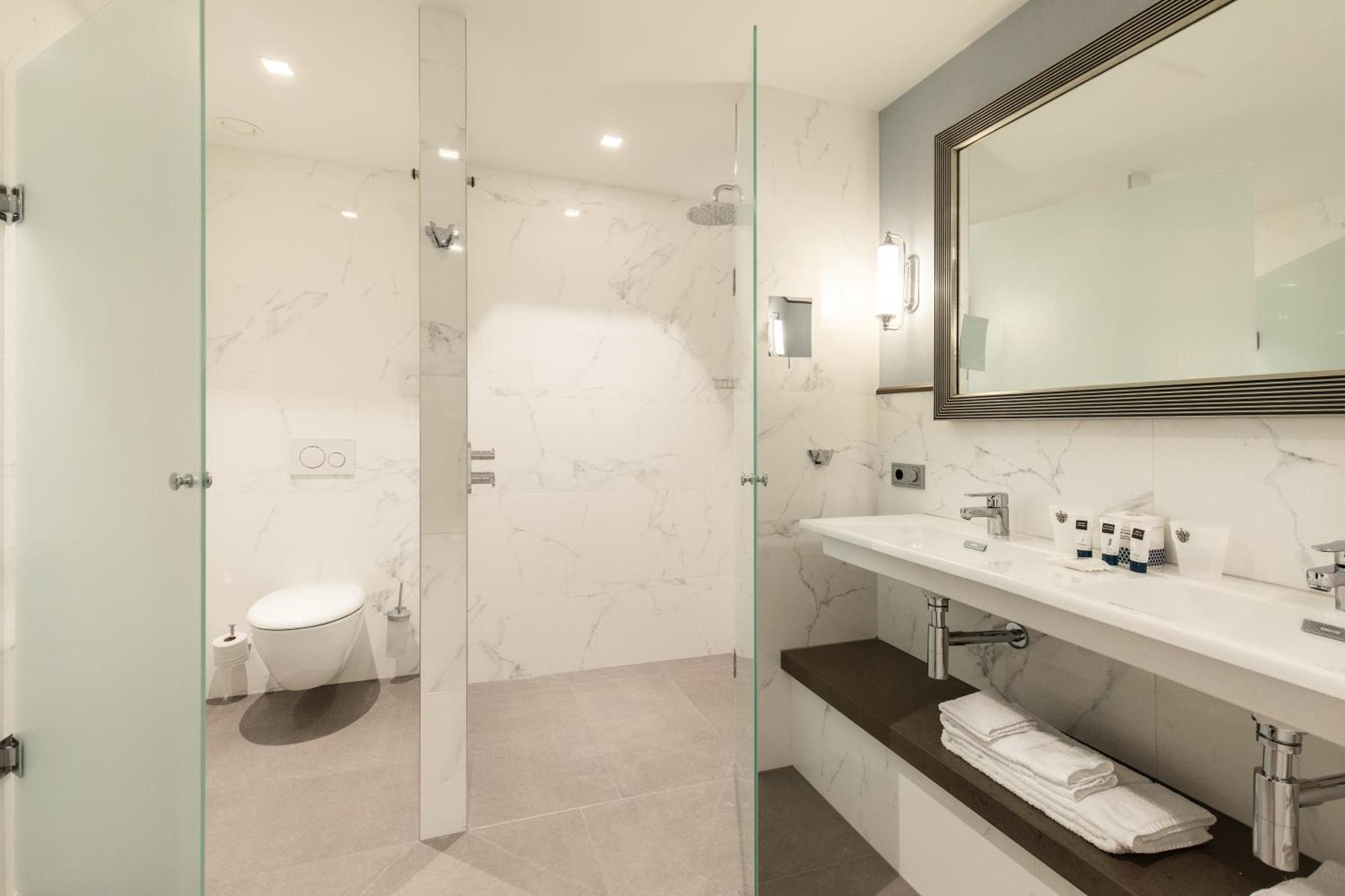 King Suite with Balcony,1614815194:JPEG