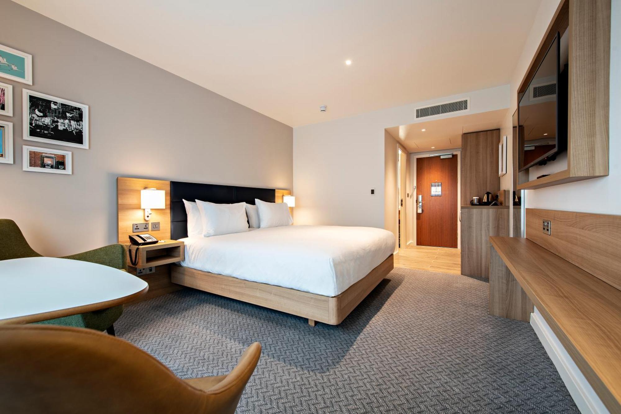 King Room,1645009530:JPEG