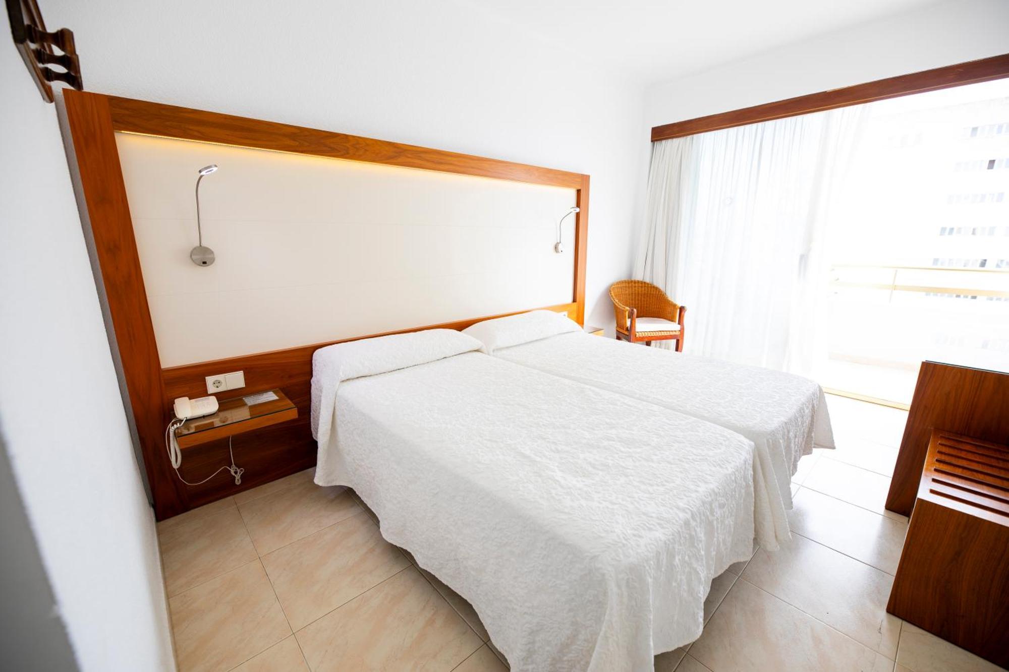 Double or Twin Room Side Sea View