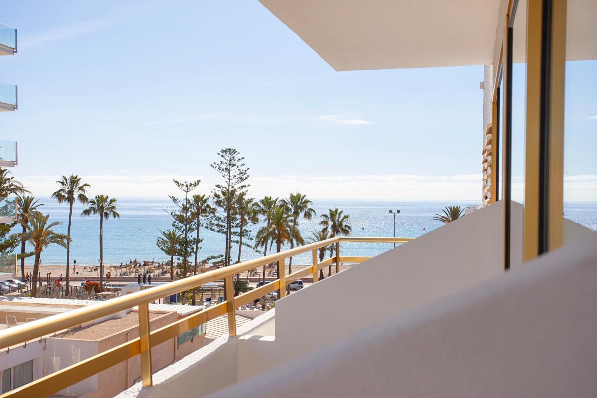 Double or Twin Room Side Sea View