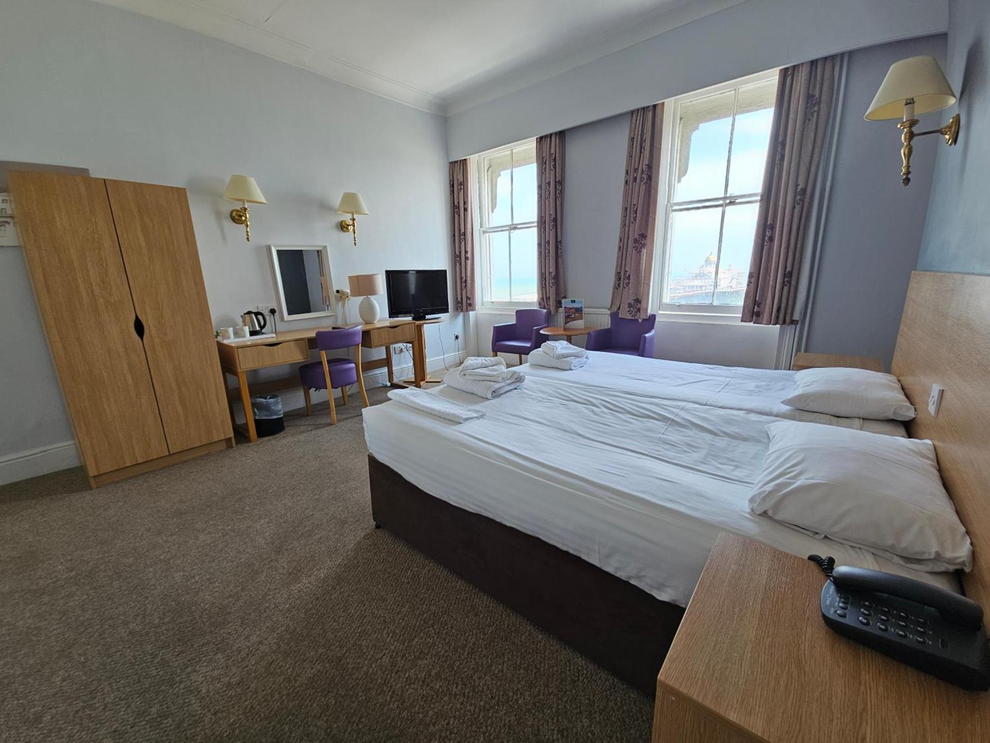 Standard Twin Room Sea View