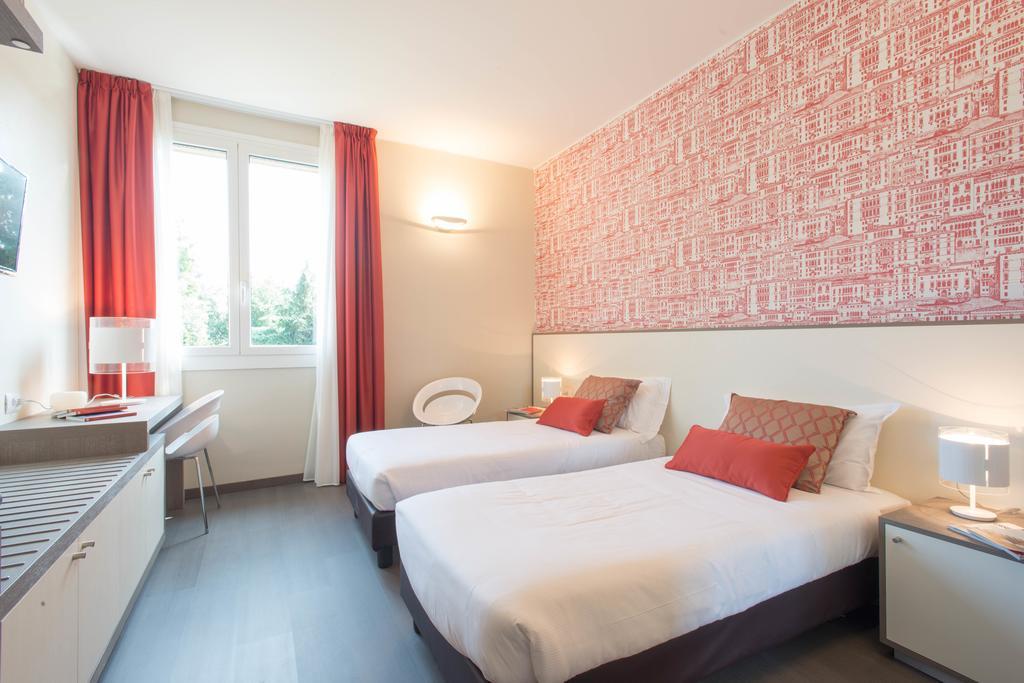 Twin Room with Park View
