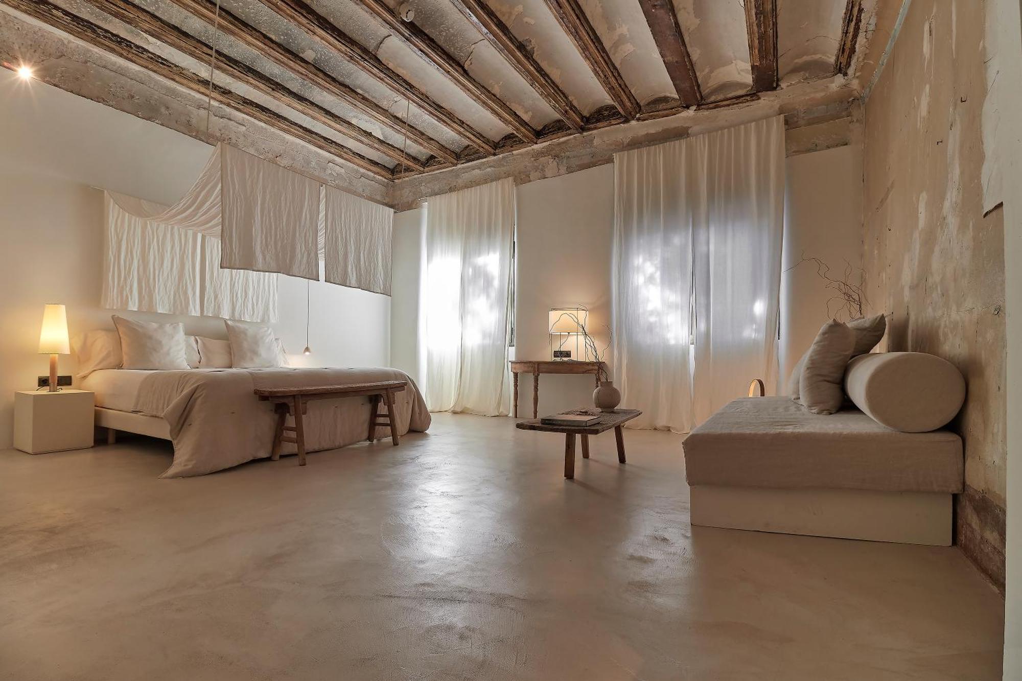 Rome Deluxe Double King Room