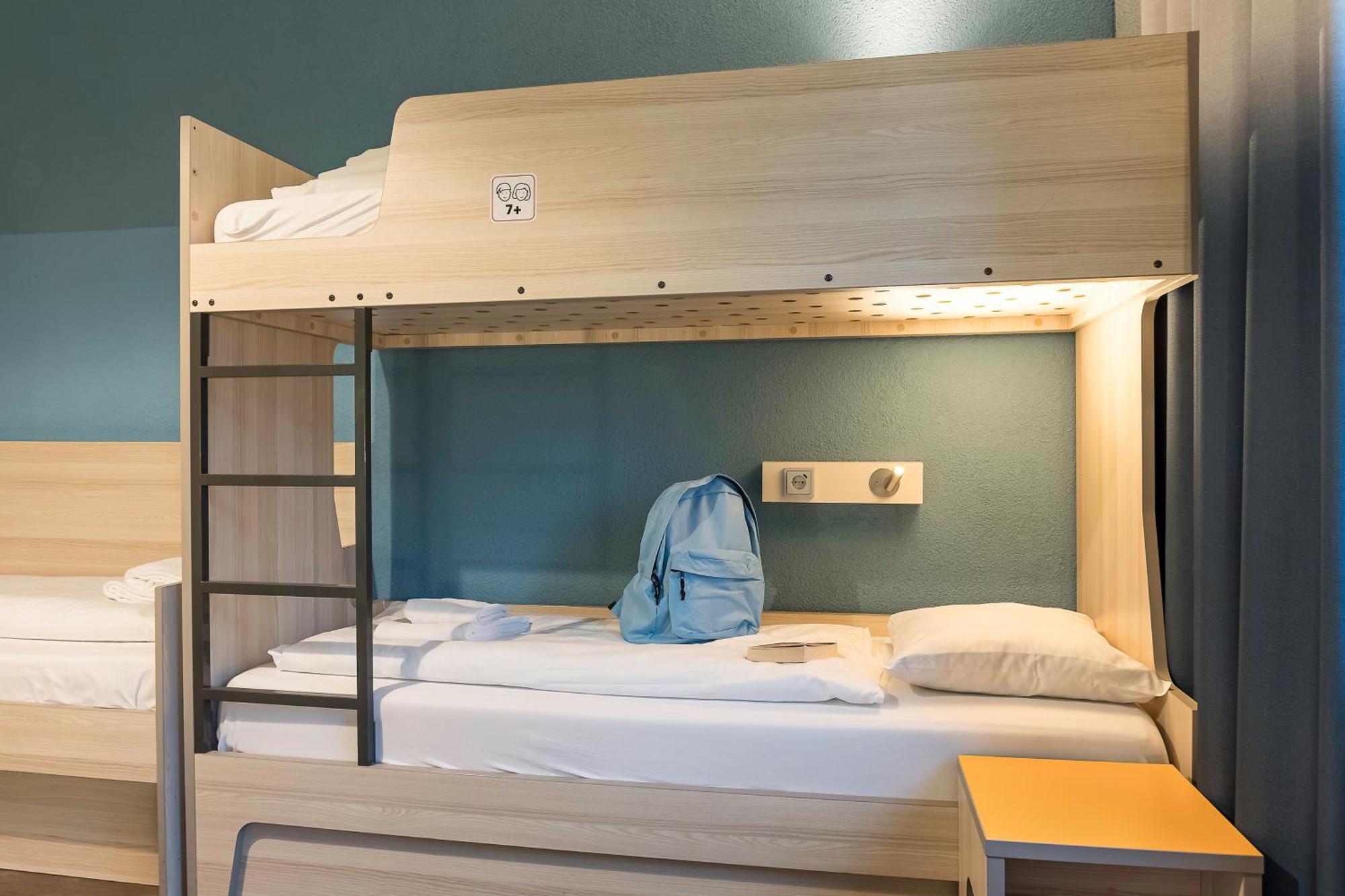 5-Bed Room