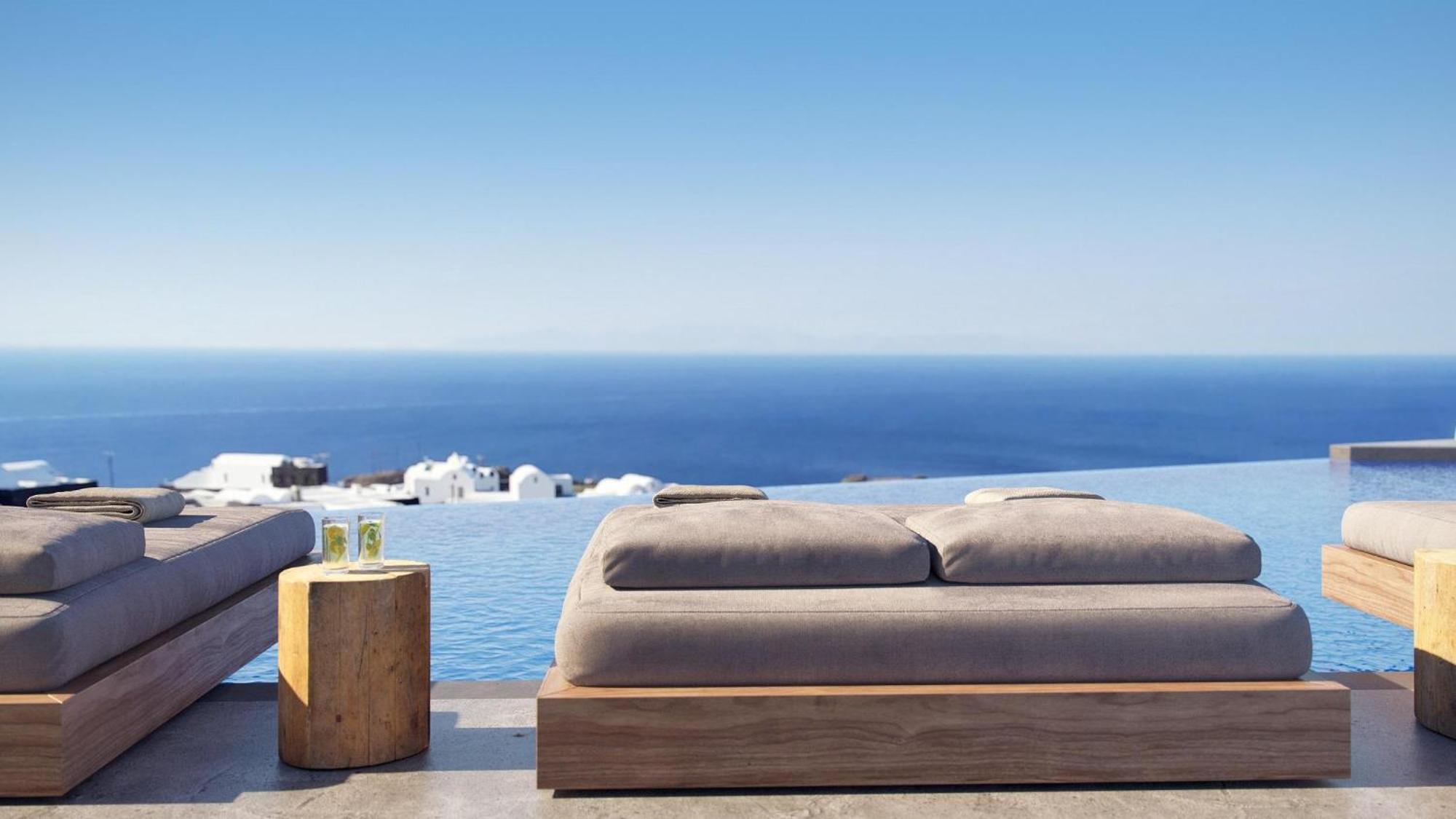 Three Bedroom Villa with Infinity Pool