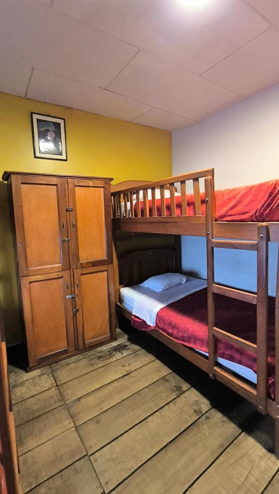 Single Bed in Mixed Dormitory Room