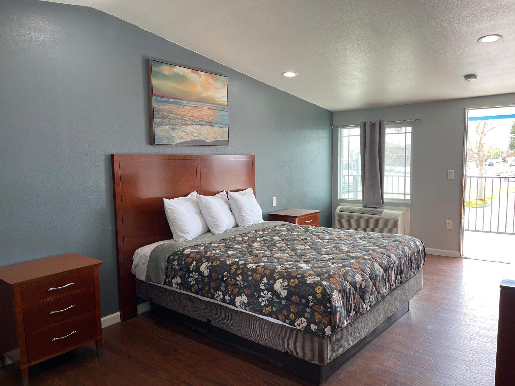 Deluxe Single Room,1630811586:JPEG