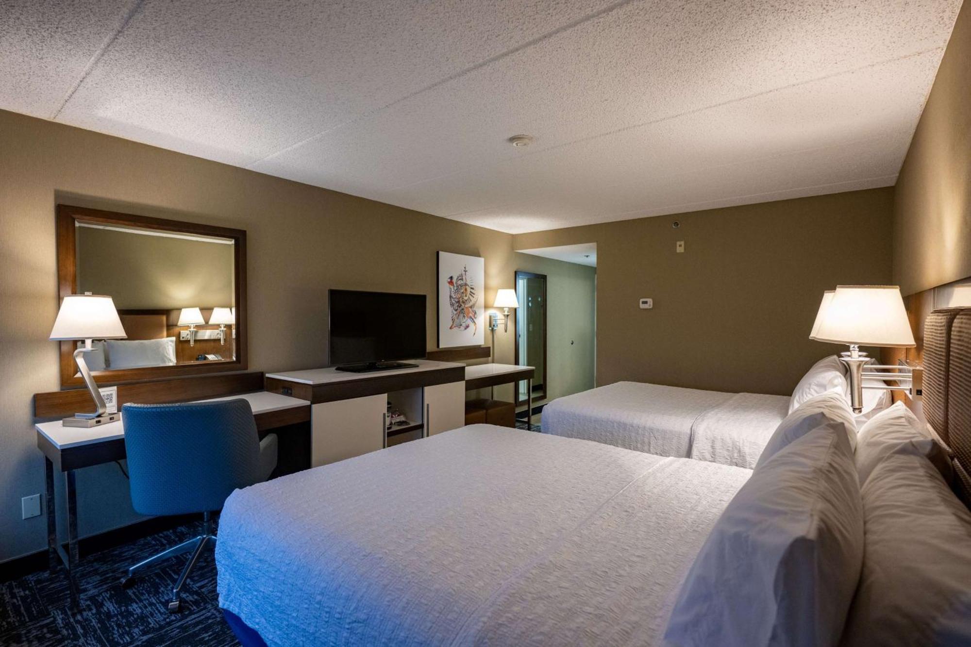 Queen Room with Two Queen Beds and Roll-In Shower - Mobility and Hearing Access/Non-Smoking,1631551966:JPEG