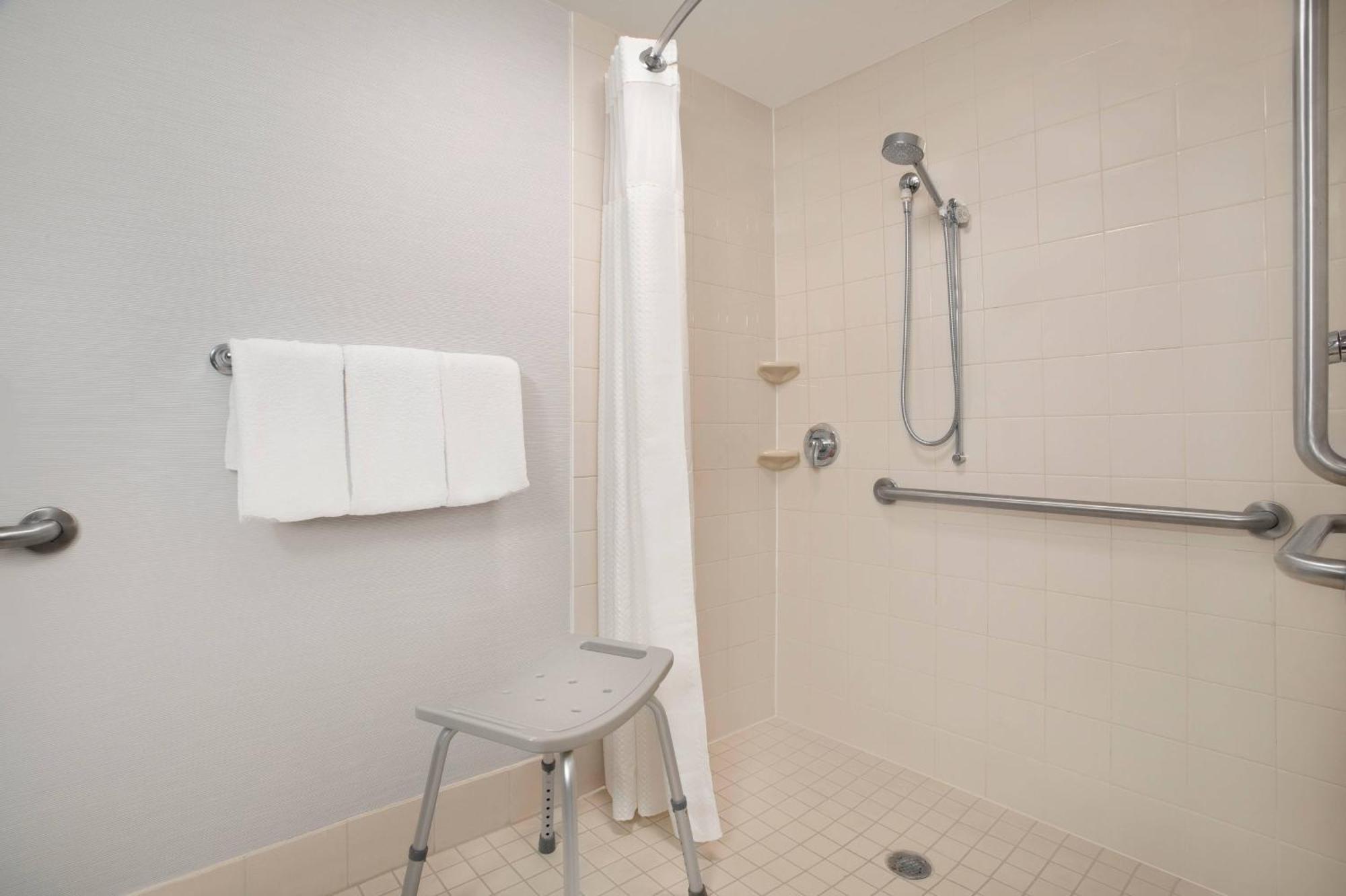King Room with Bathtub - Mobility Access/Communication Assistance,1632230514:JPEG