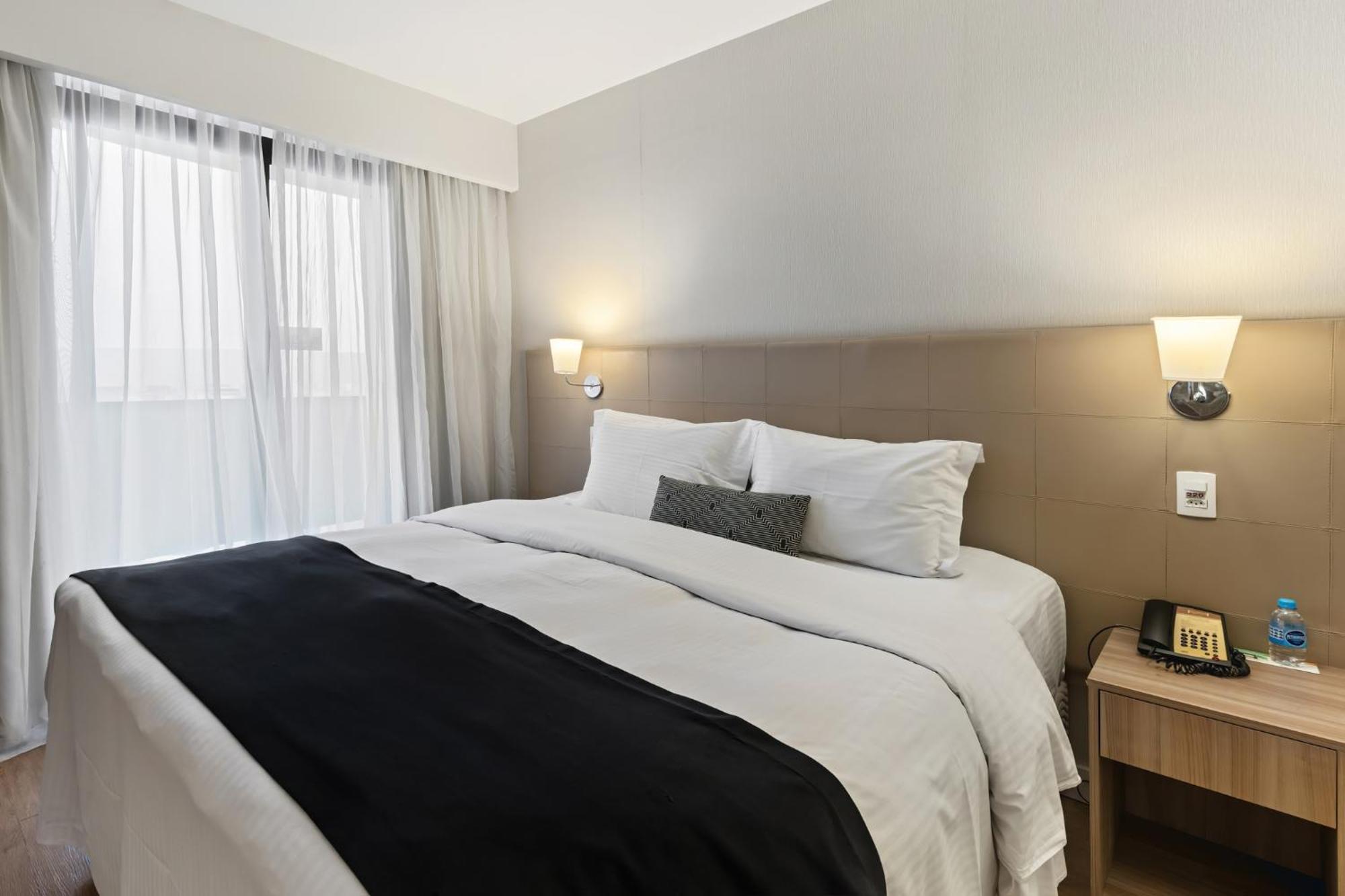 Two-Bedroom King Suite with Two Twin Beds and One Chair Bed - High Floor