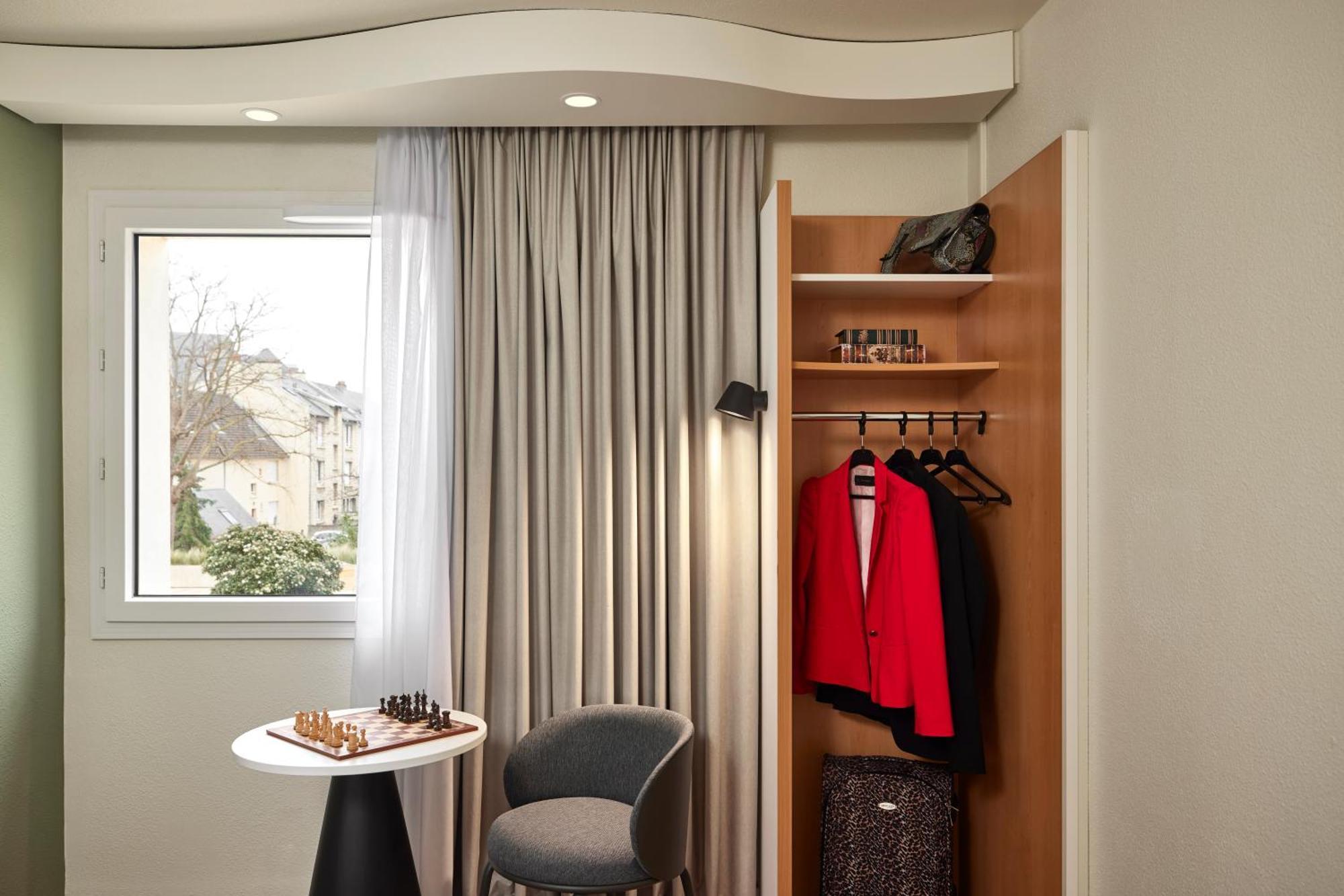 Twin Room,1636756571:JPEG