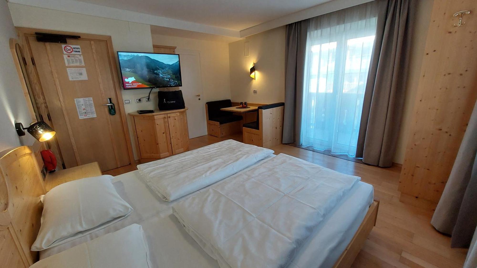 Doppelzimmer mit Balkon