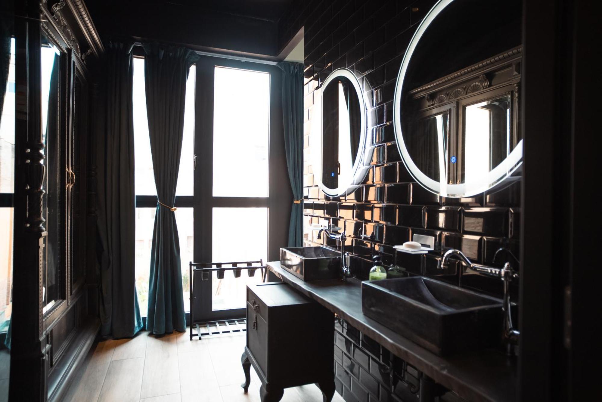 Suite Balcony,1639464217:JPEG