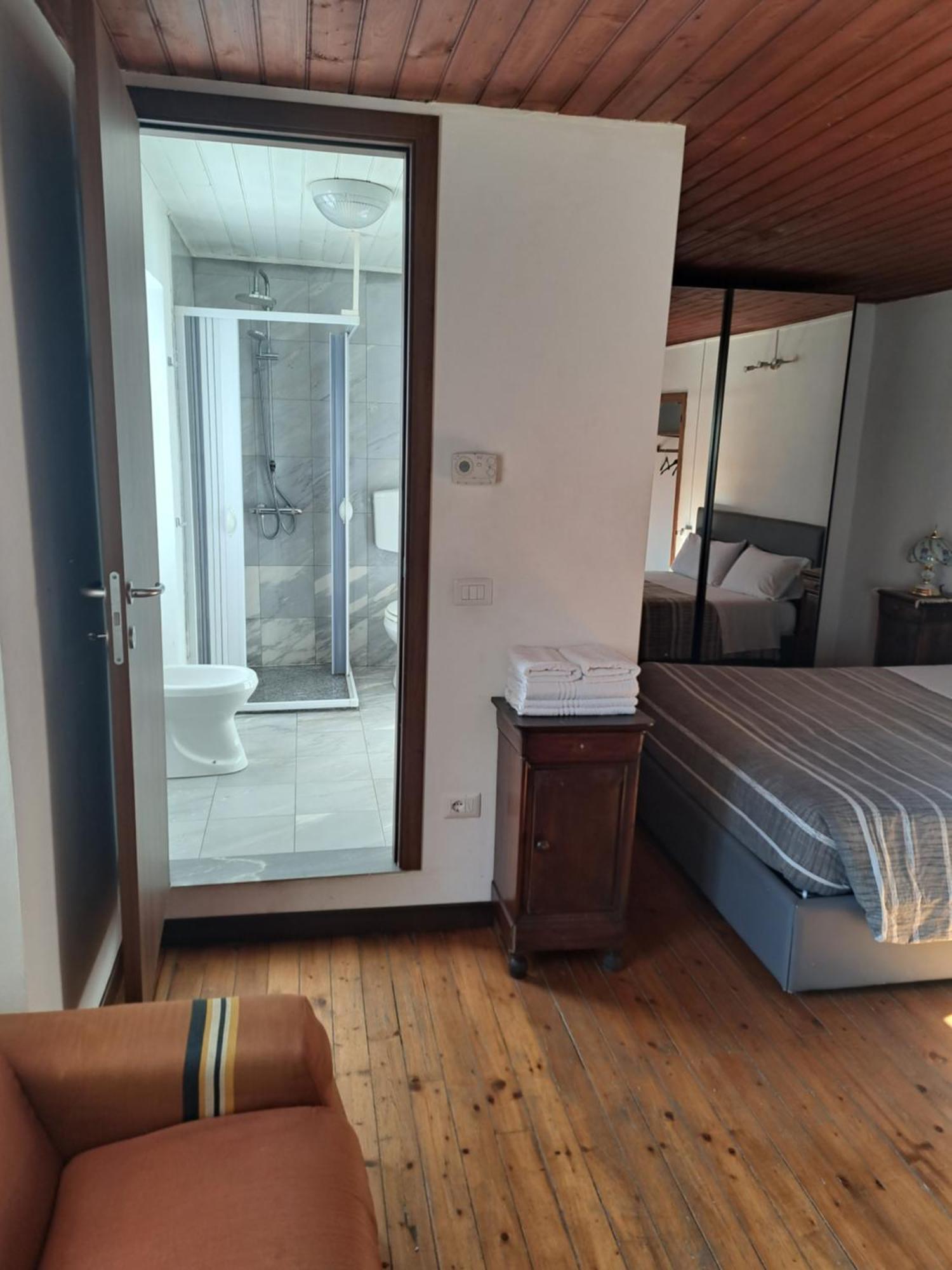 Double Room Private Bathroom