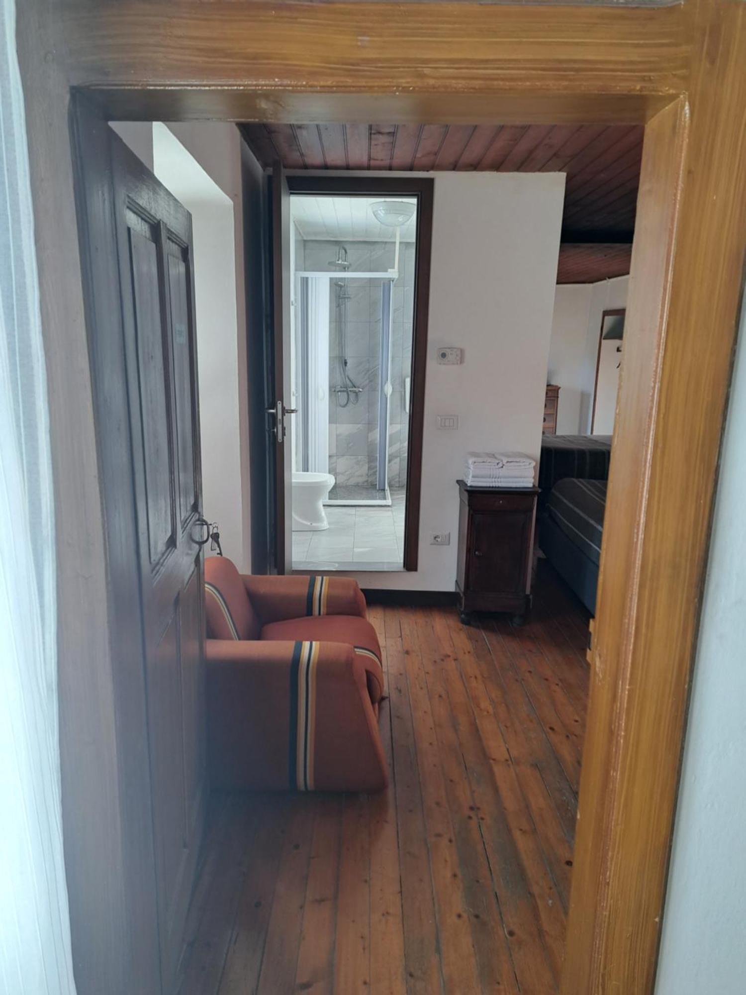 Double Room Private Bathroom