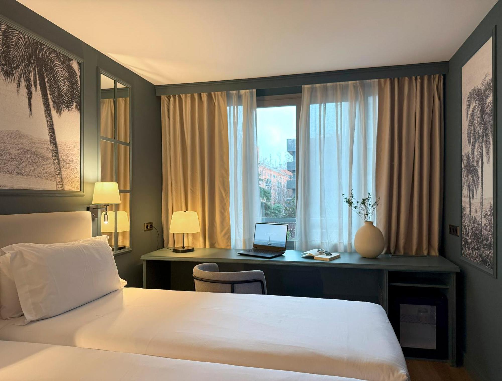 Deluxe Double or Twin Room