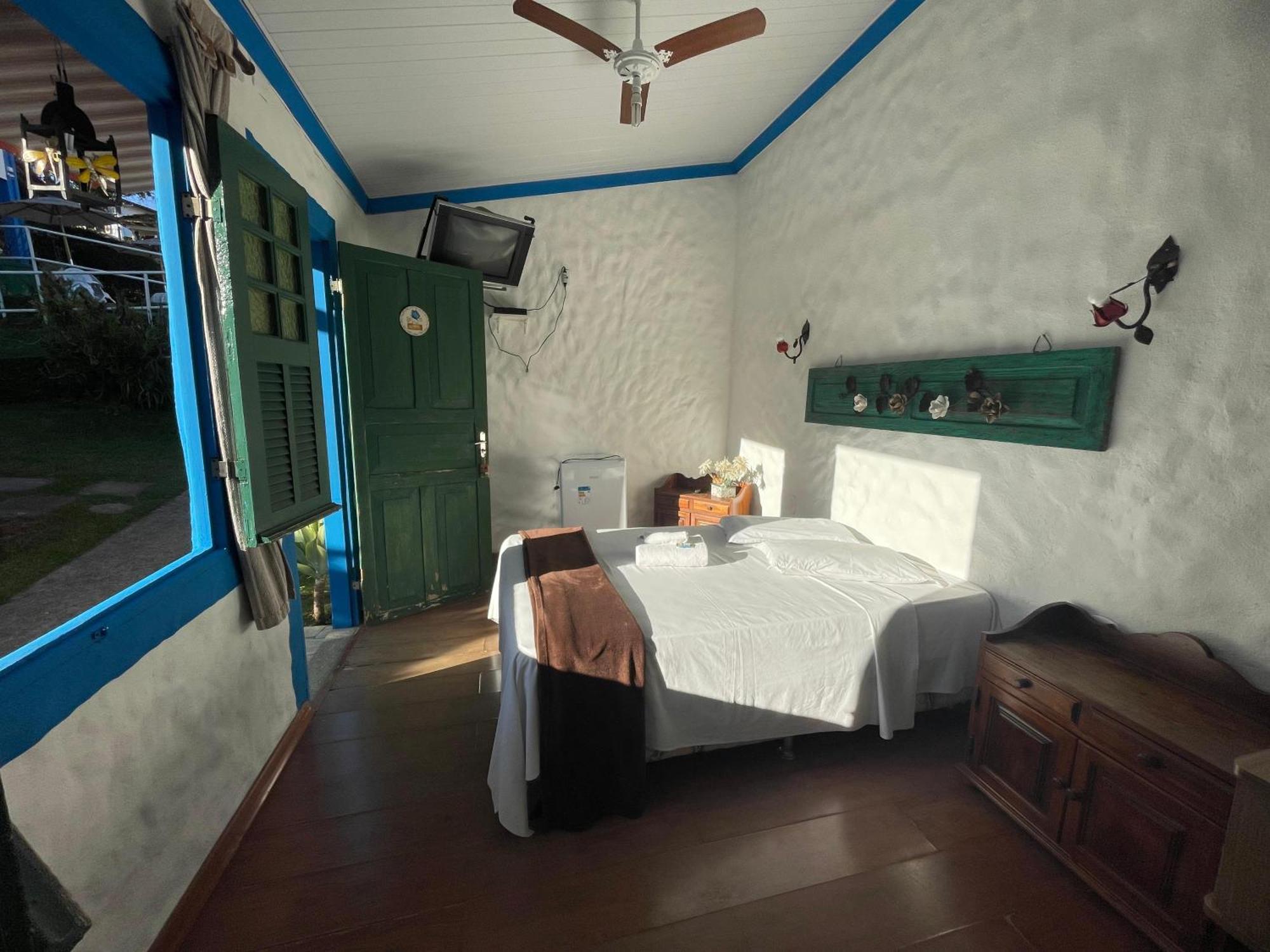 Quarto Duplo com Cama de Casal