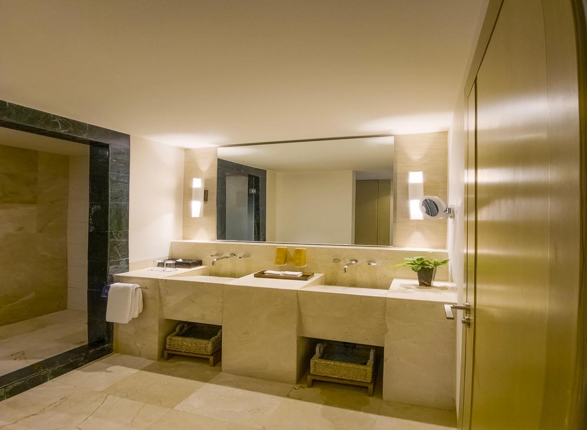 Premier Superior Ocean Front