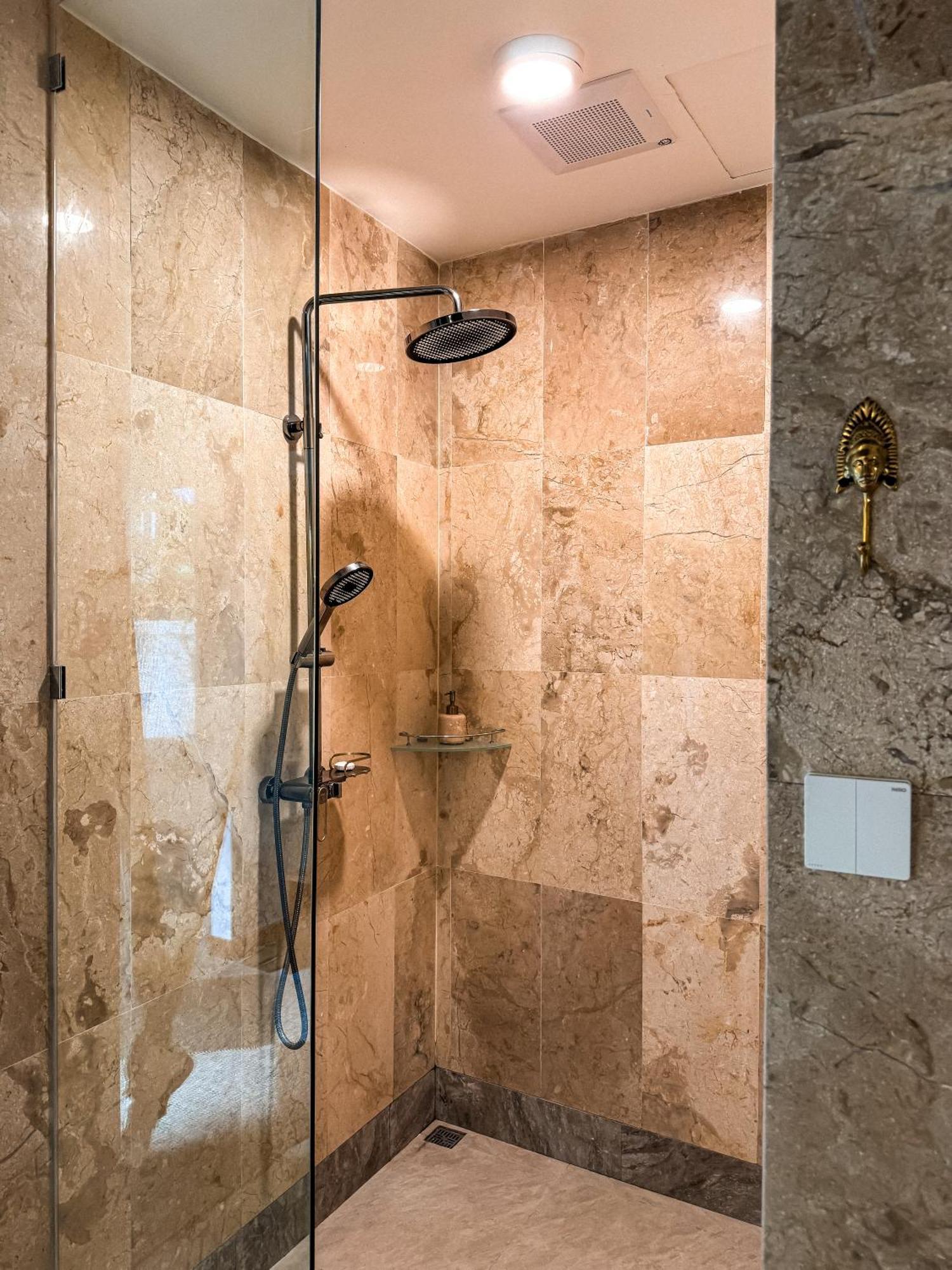 Deluxe Double Room Bath,1648271774:JPEG