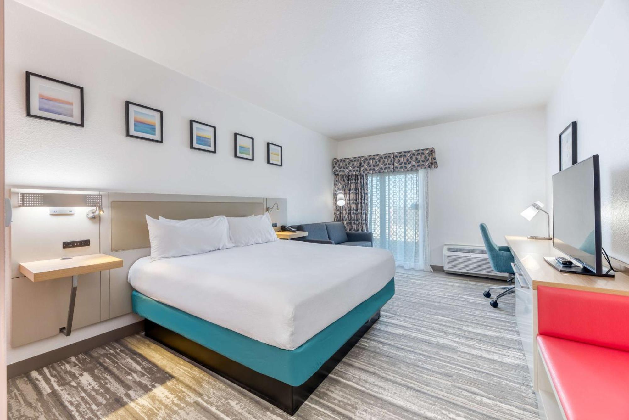 Non-Smoking Ocean Front King Room