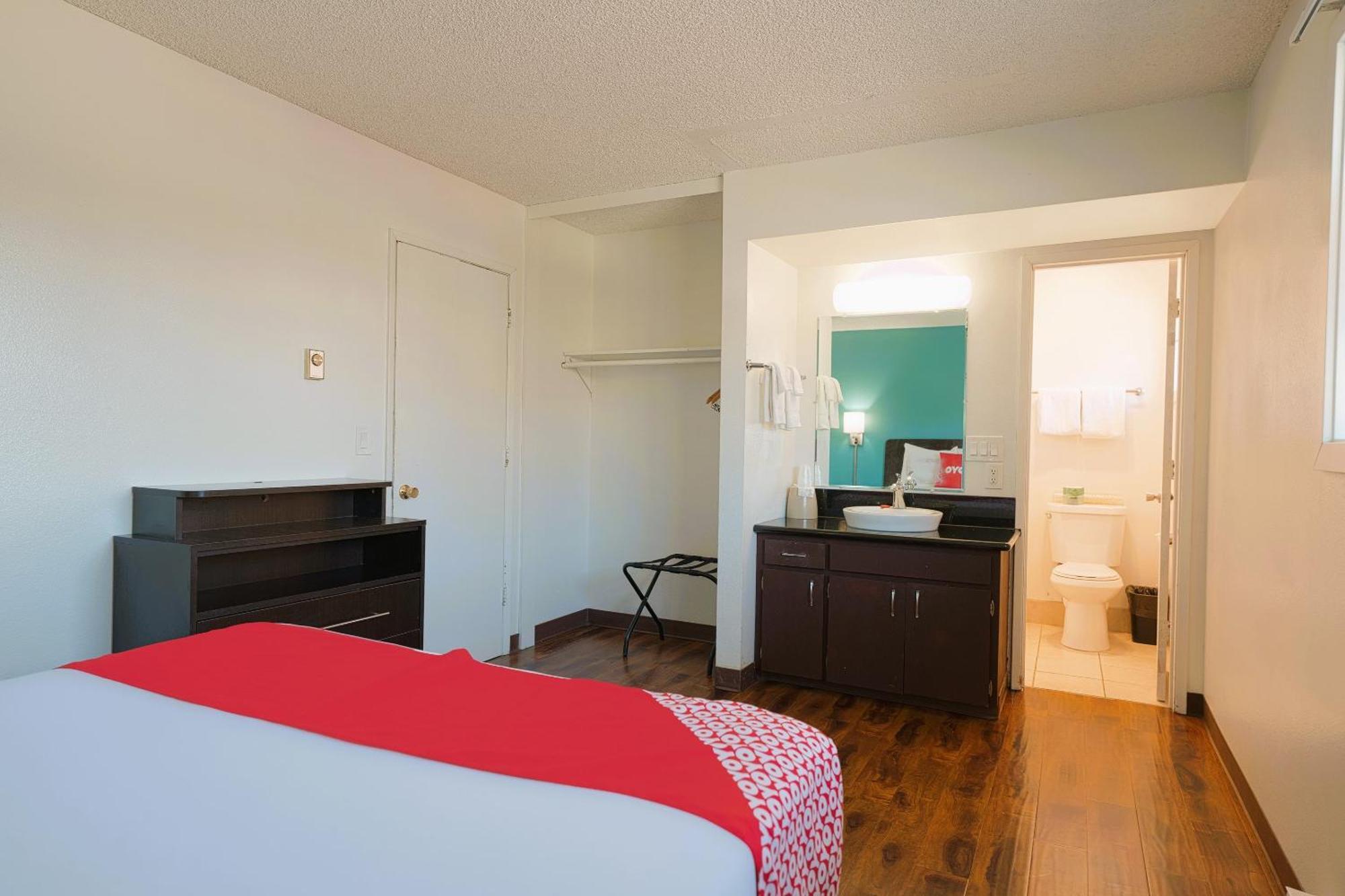 Premium King Bed with Kitchenette,1658769562:JPEG