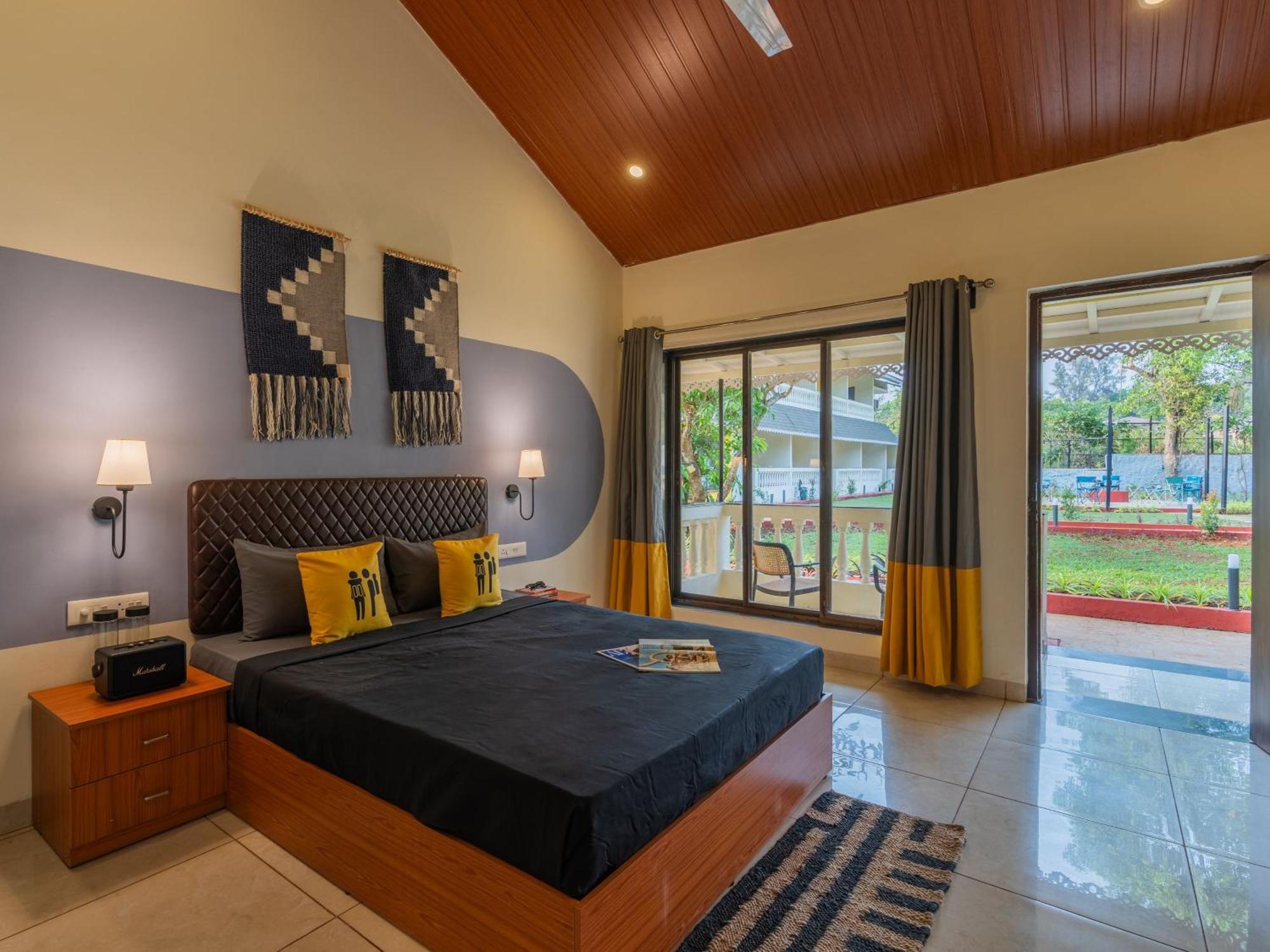 Deluxe Double Room Patio Garden View