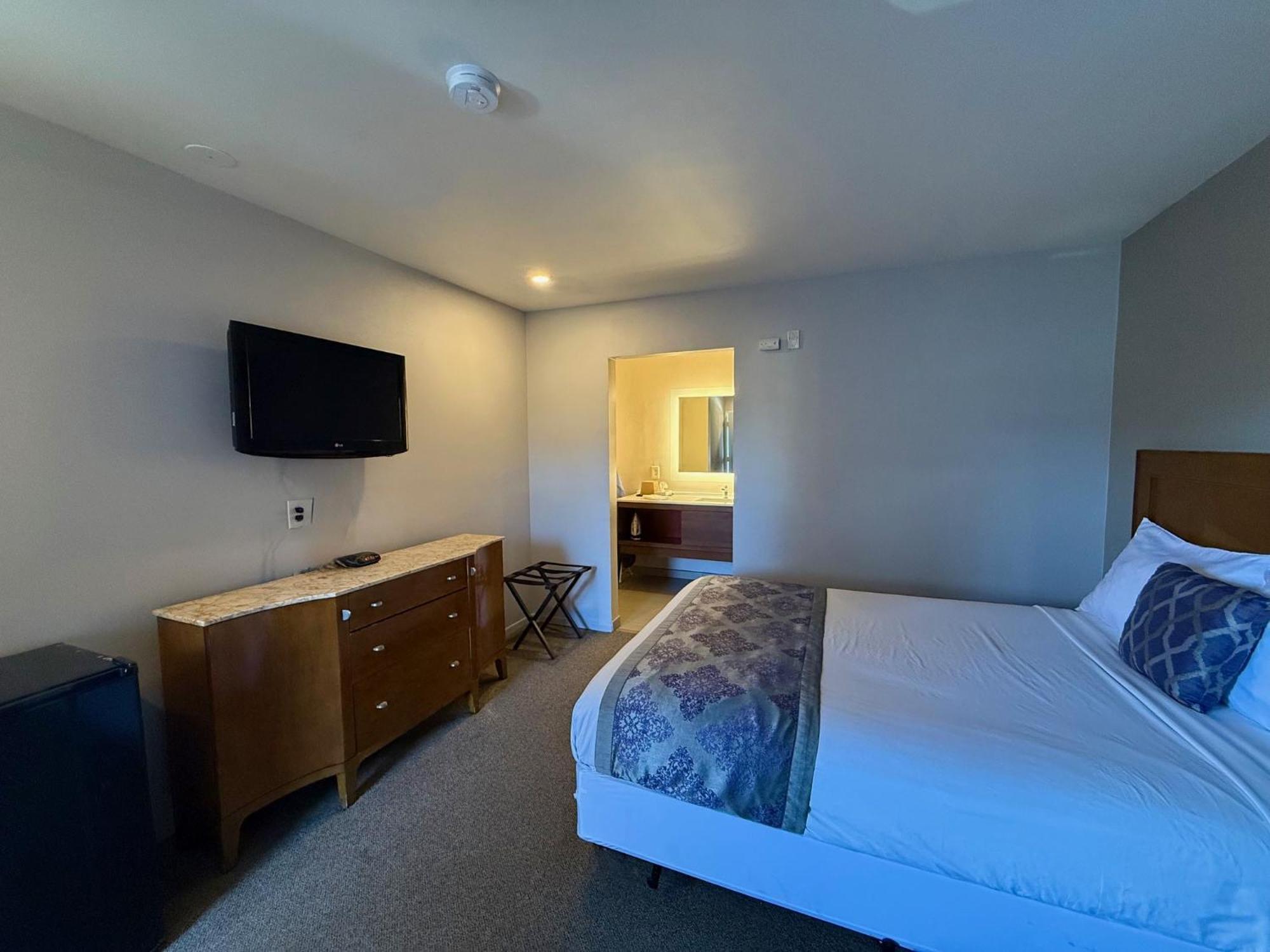 Standard Queen Room,1663741024:JPEG