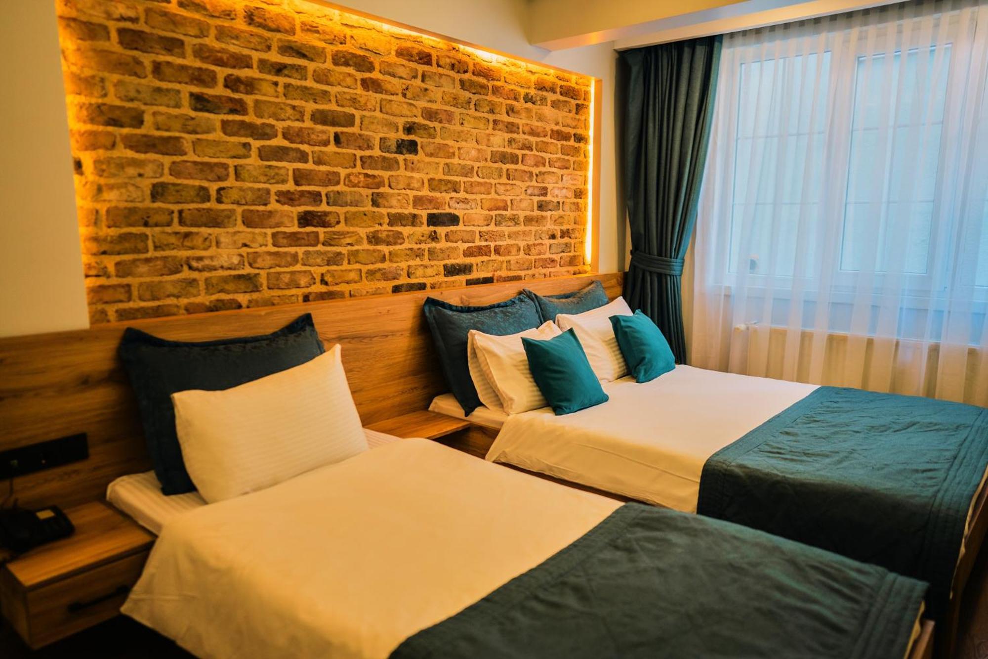 Deluxe Triple Room
