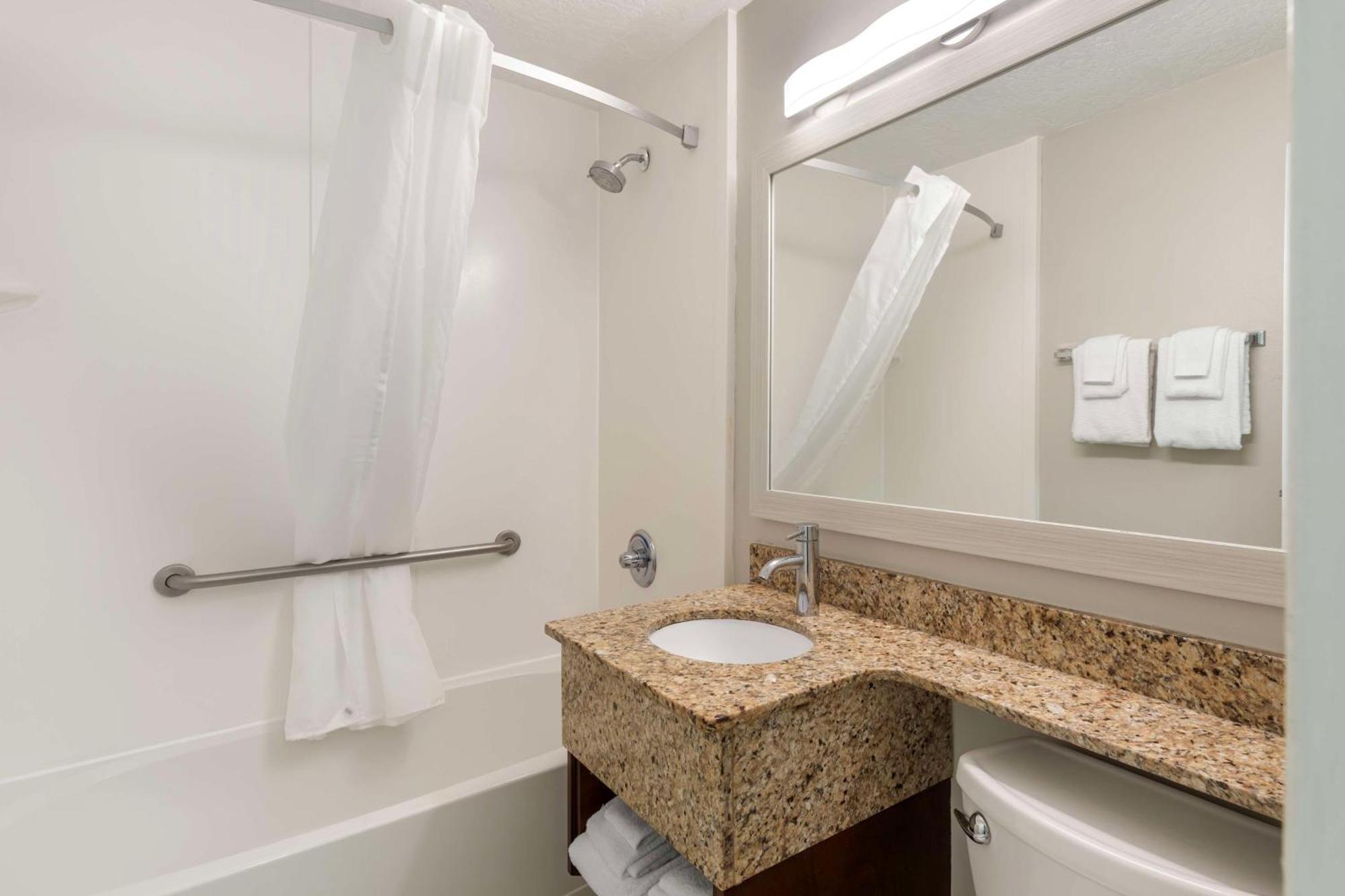 Deluxe King Room with Kitchen,1665400011:JPEG