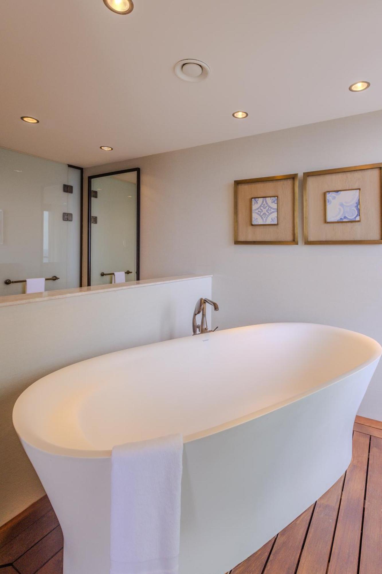 Signature Seaview Room