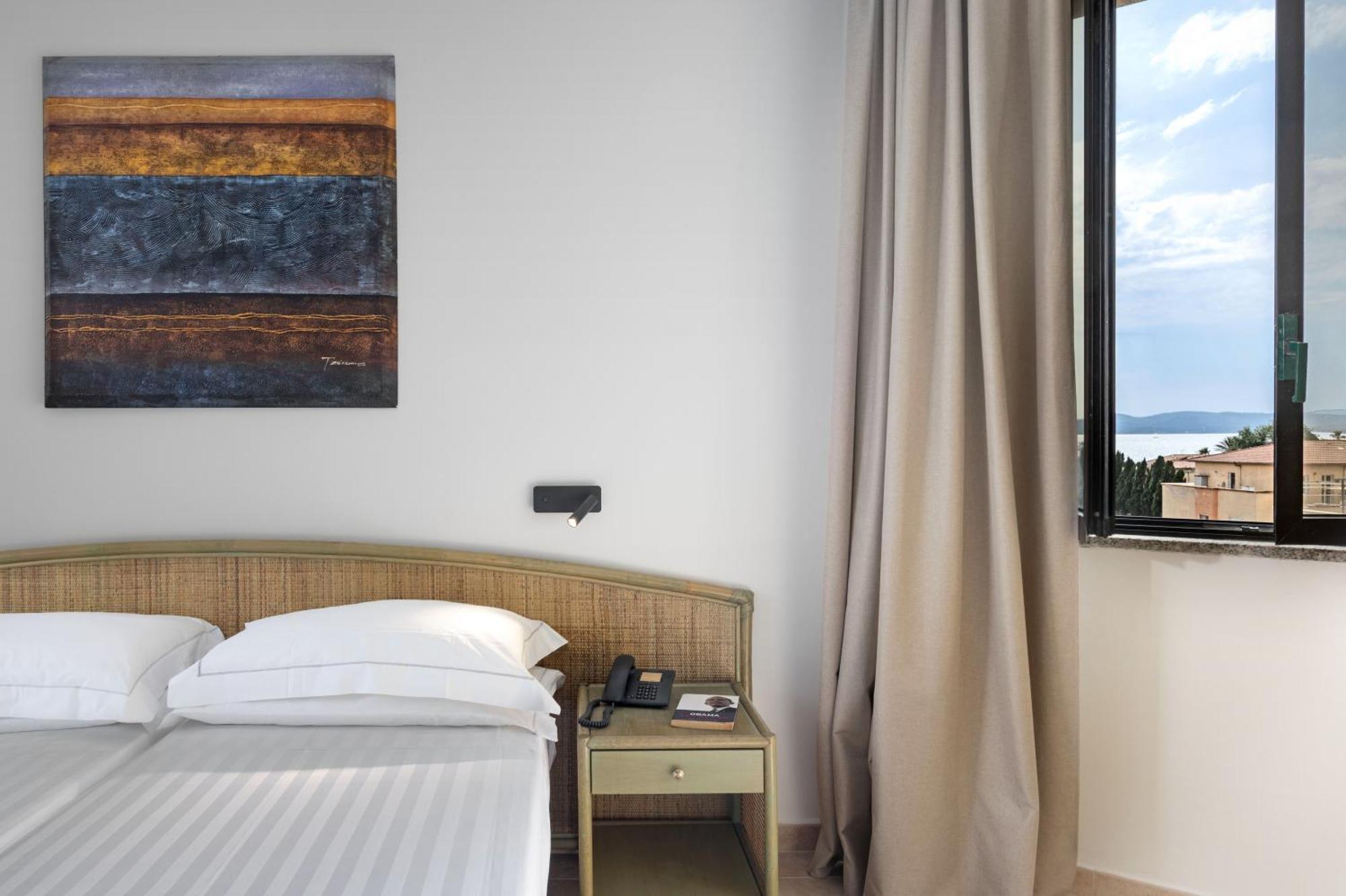 Double or Twin Room with Sea View