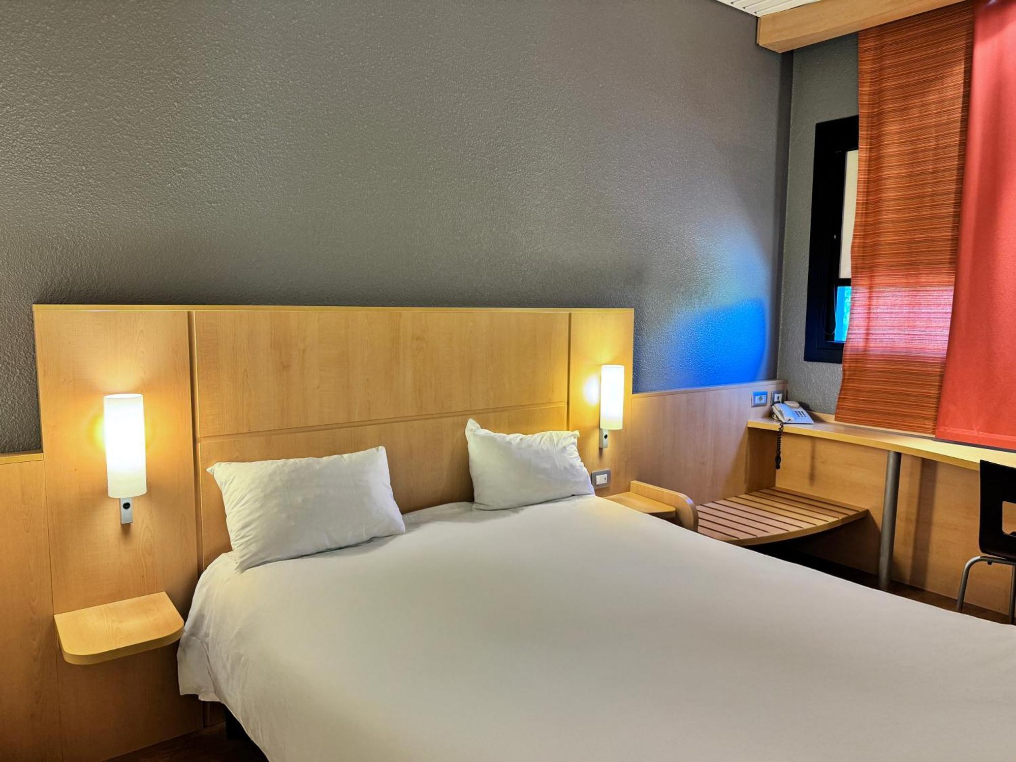 Twin Room,1679561953:JPEG