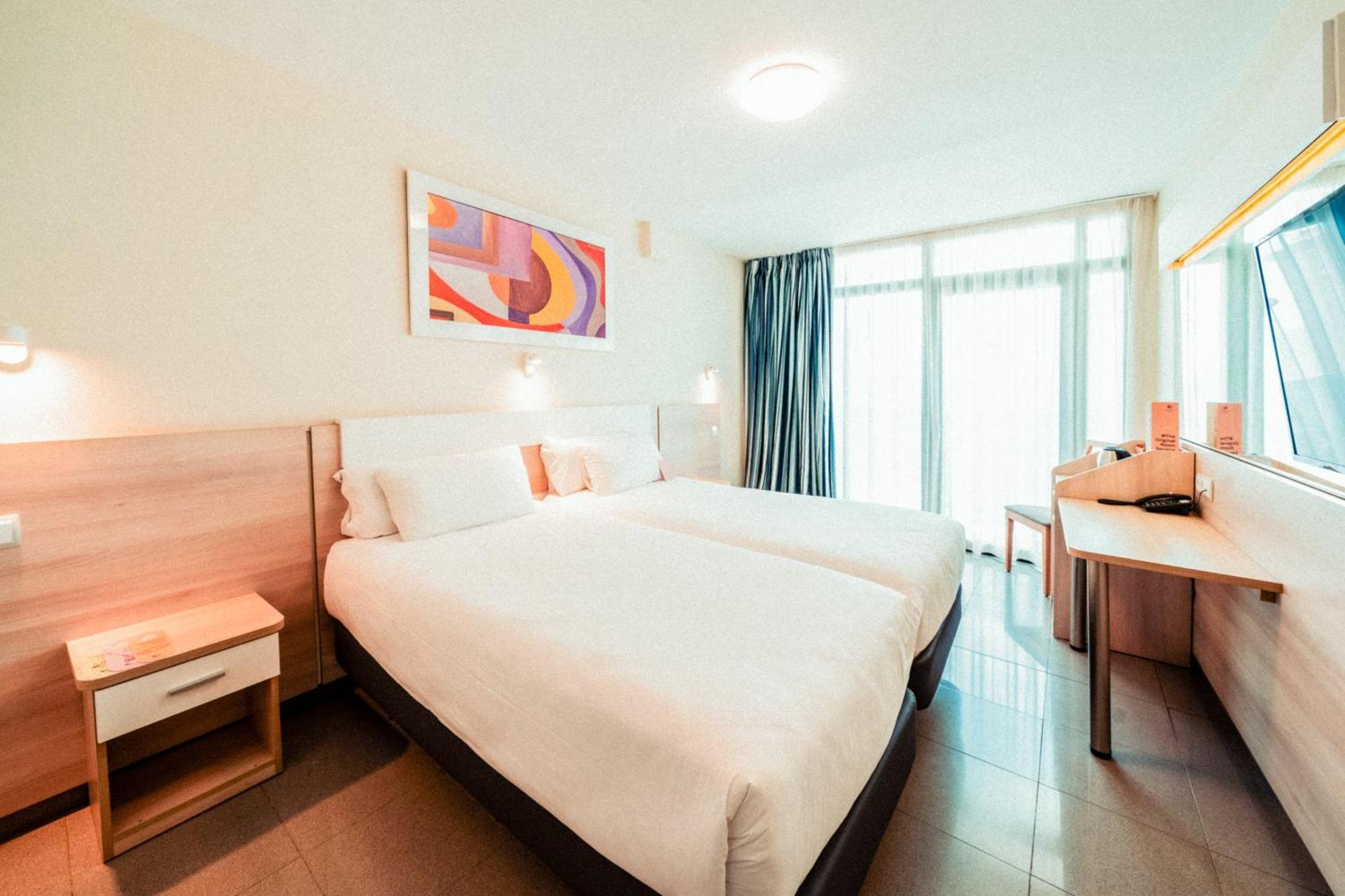 Room Balcony 2 beds