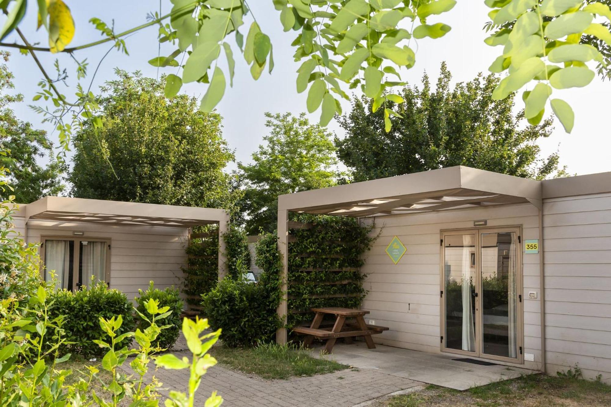 Deluxe Bungalow