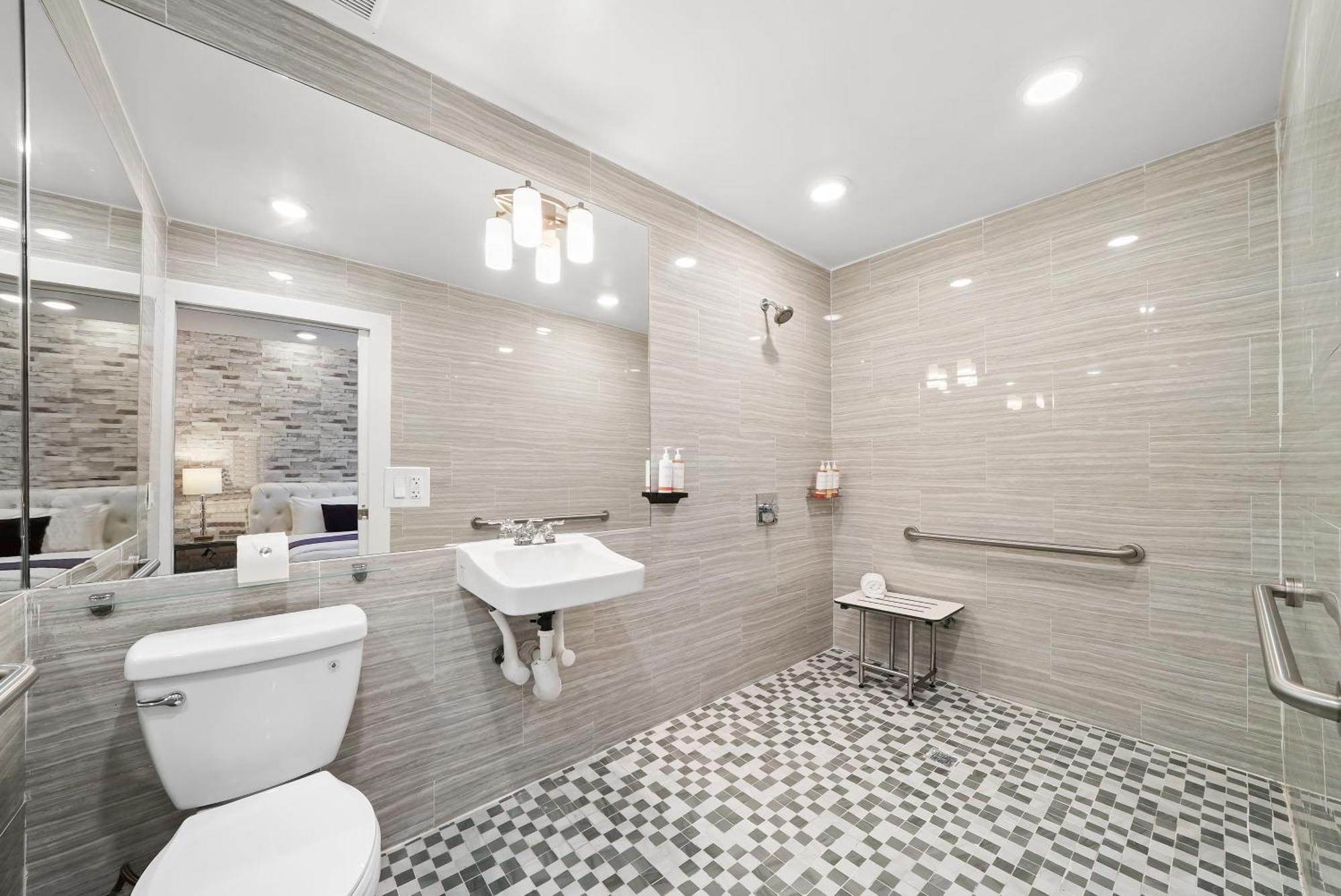 Accessible Standard Queen Room