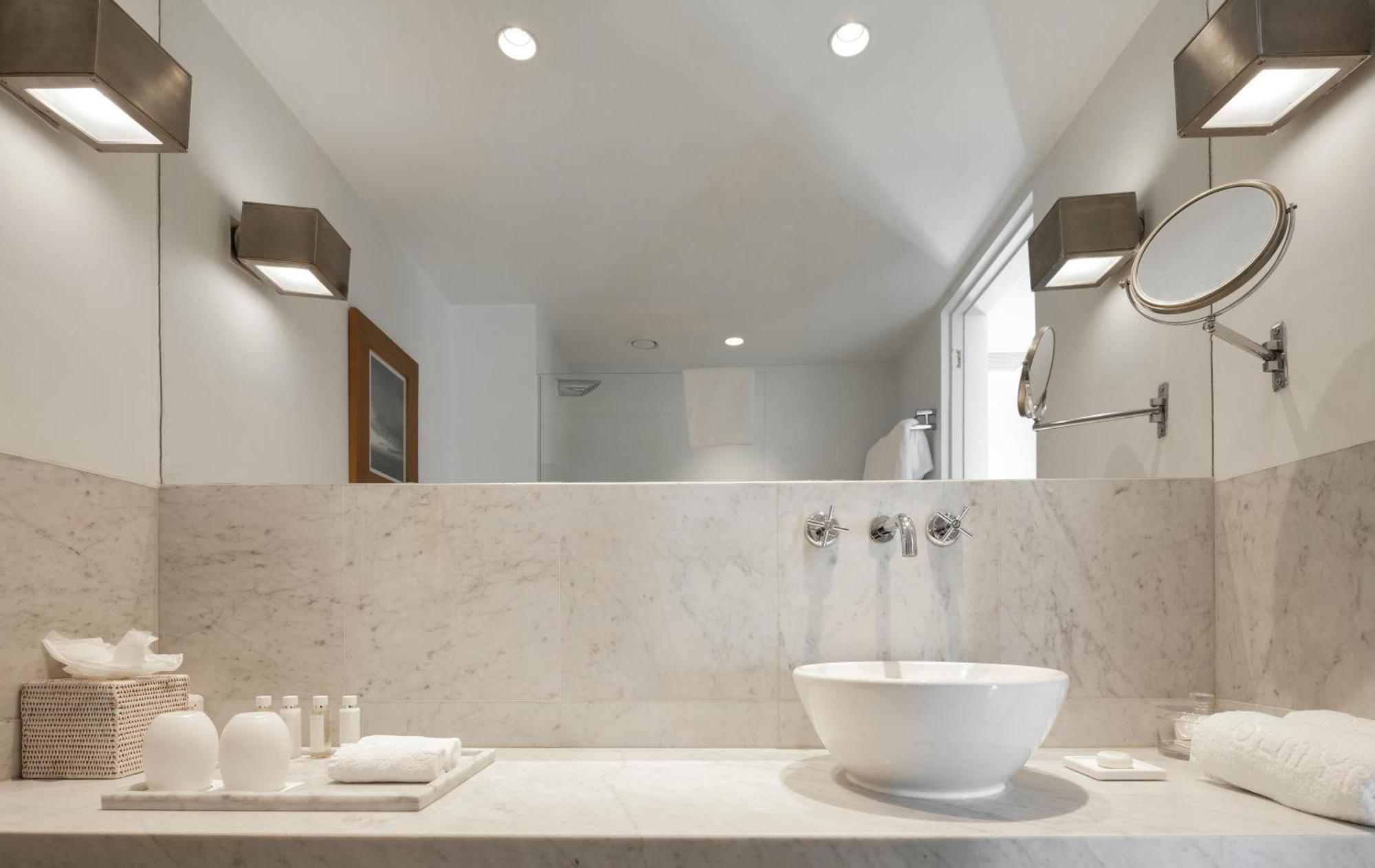 Habitación con vistas al interior