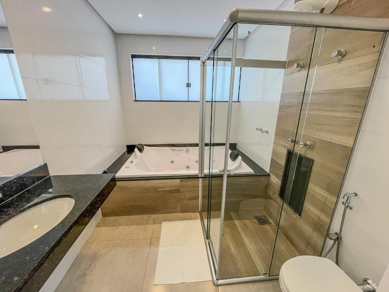 Quarto Triplo com Banheira
