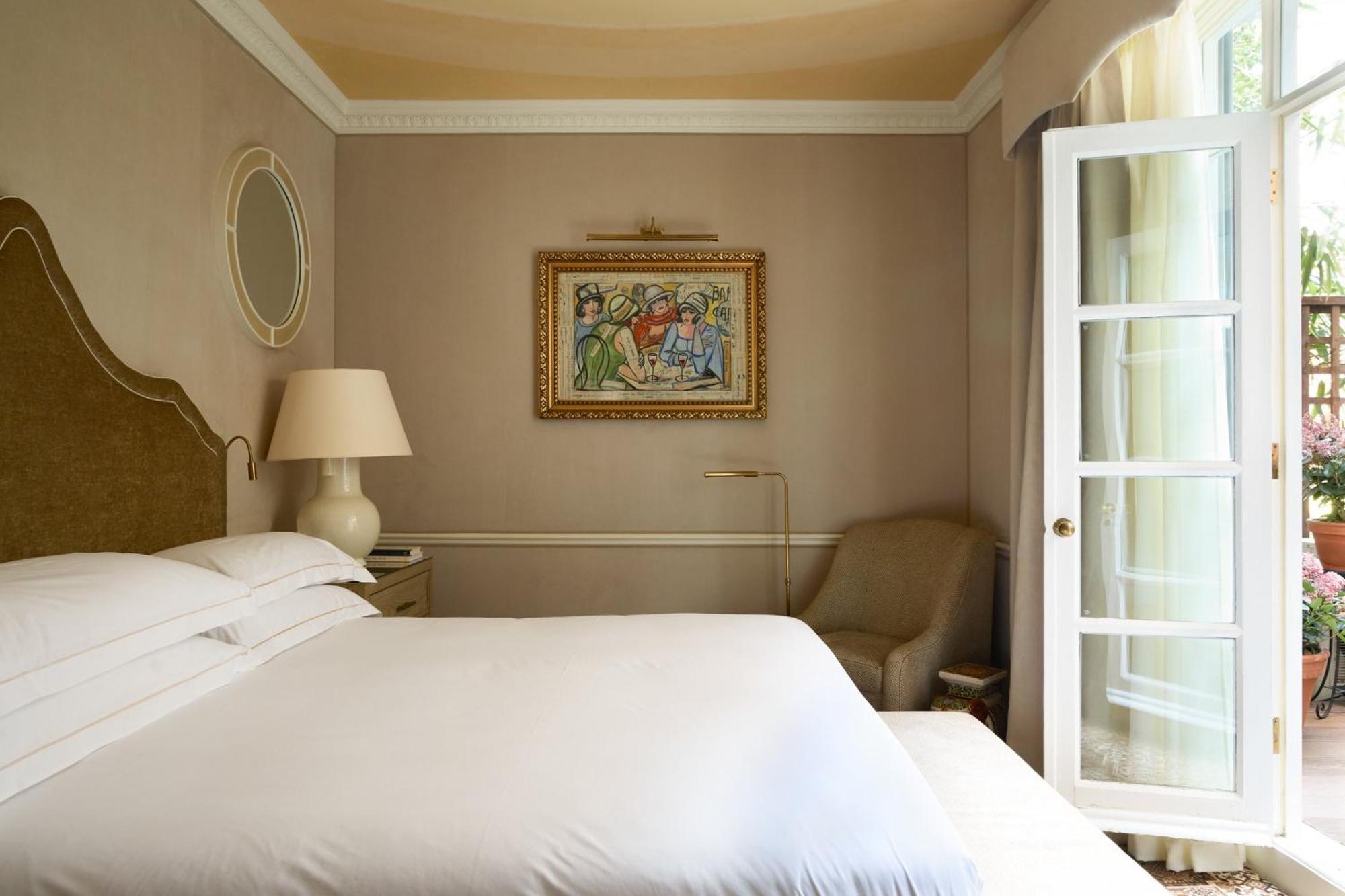 Victoria & Albert Suite