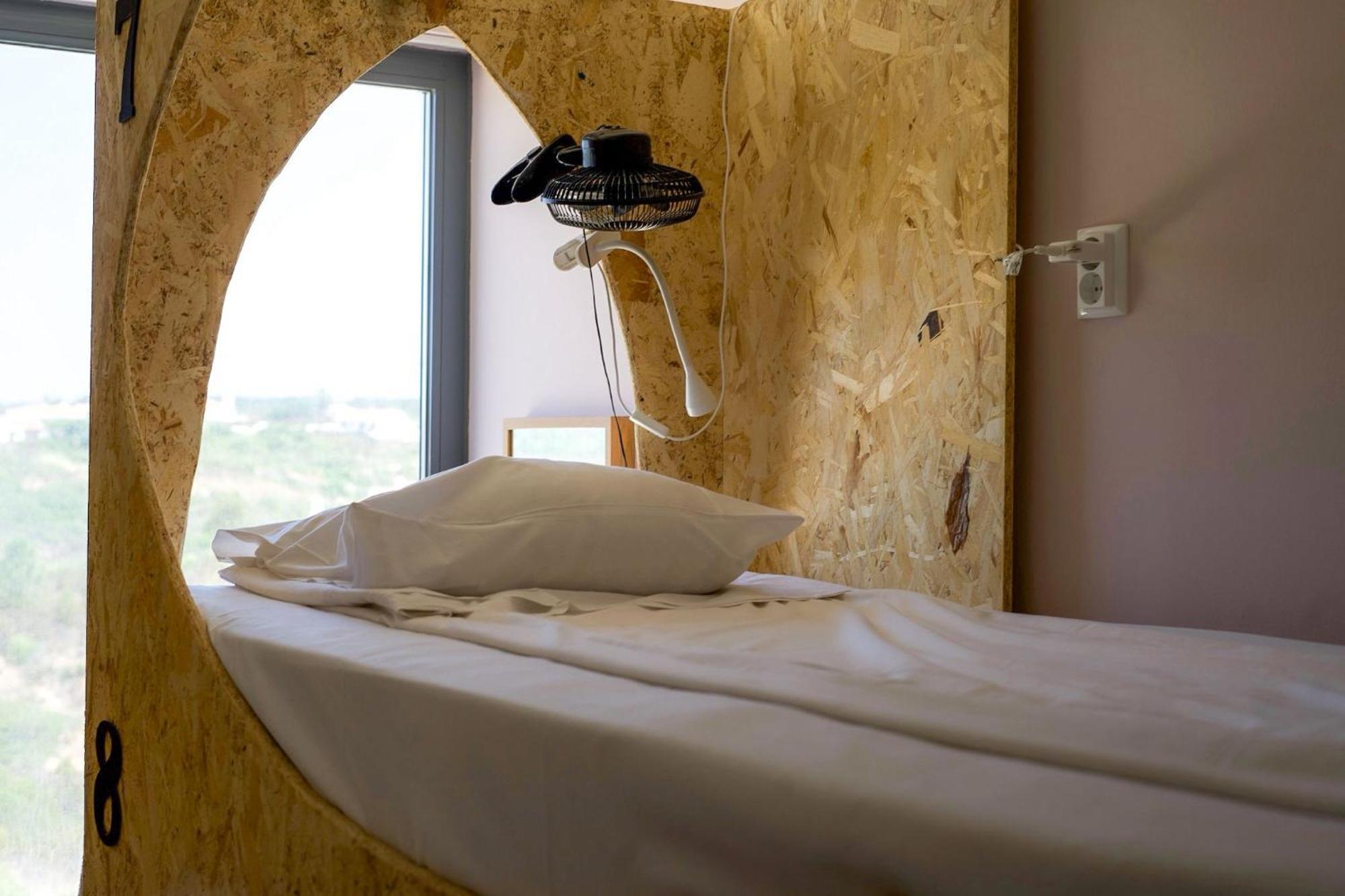 Cama em Dormitório Feminino com 8 Camas