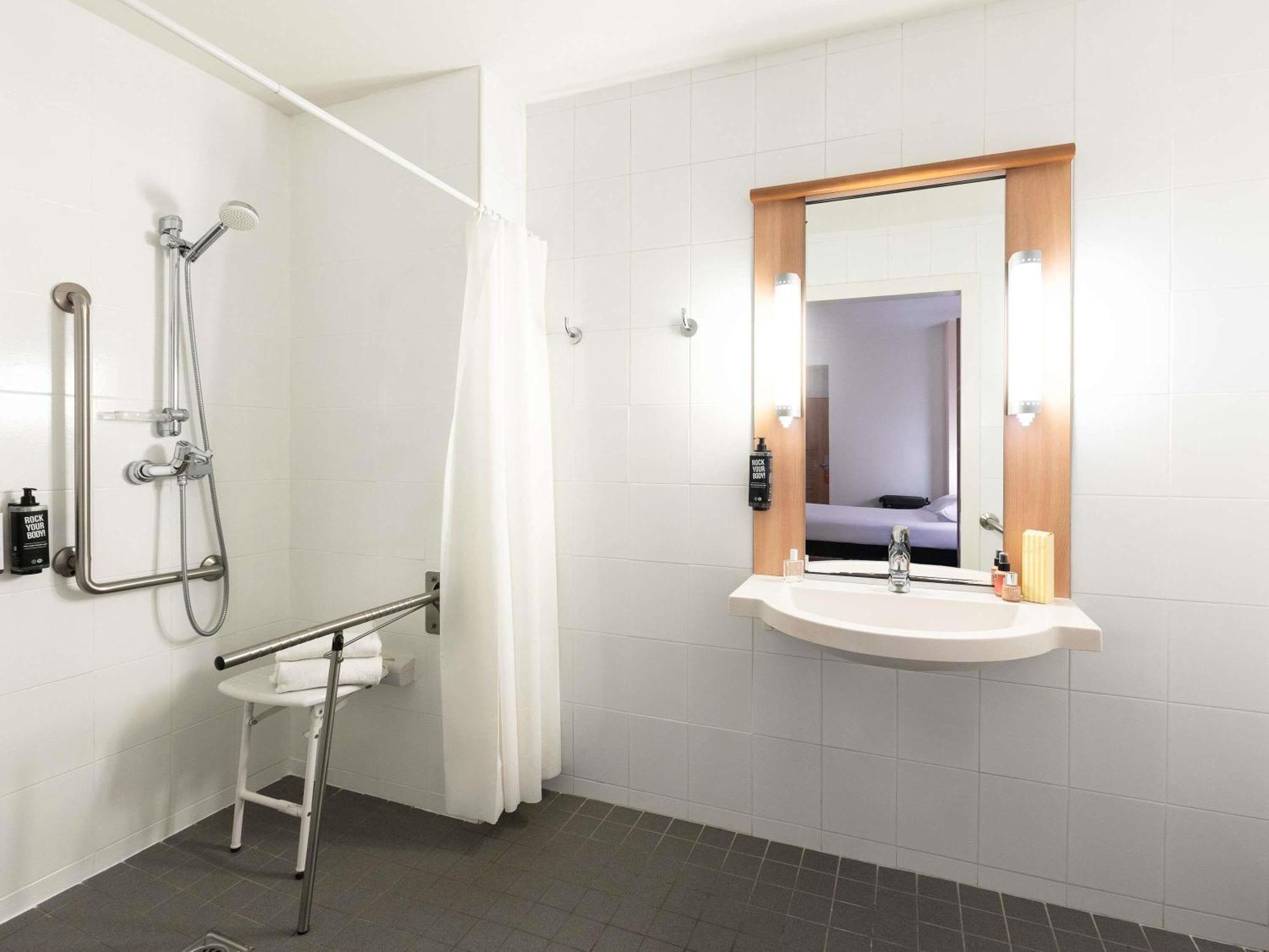 Standard Double Room Mobility Accessible