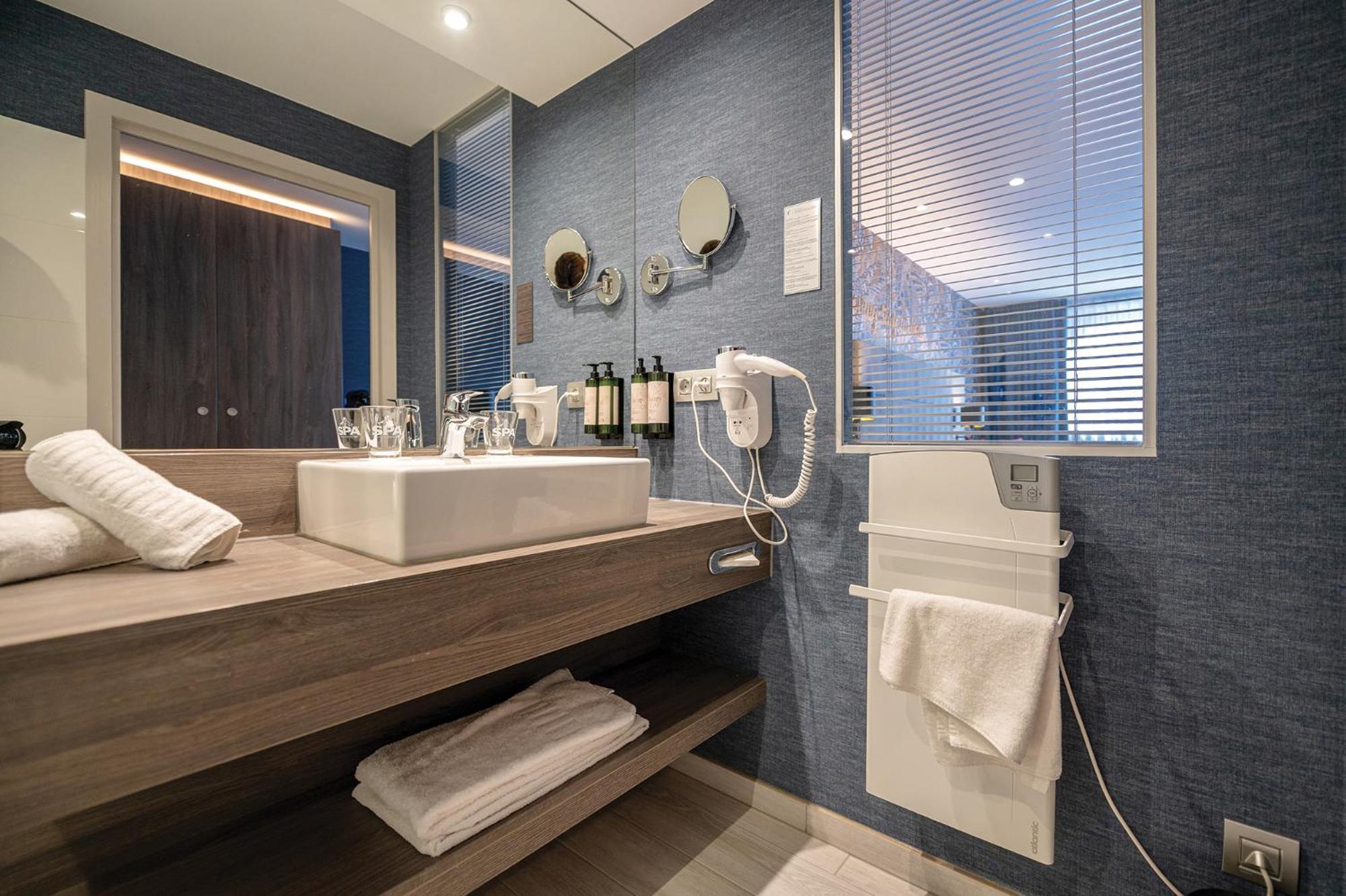 Standard Double Room,1705045796:JPEG