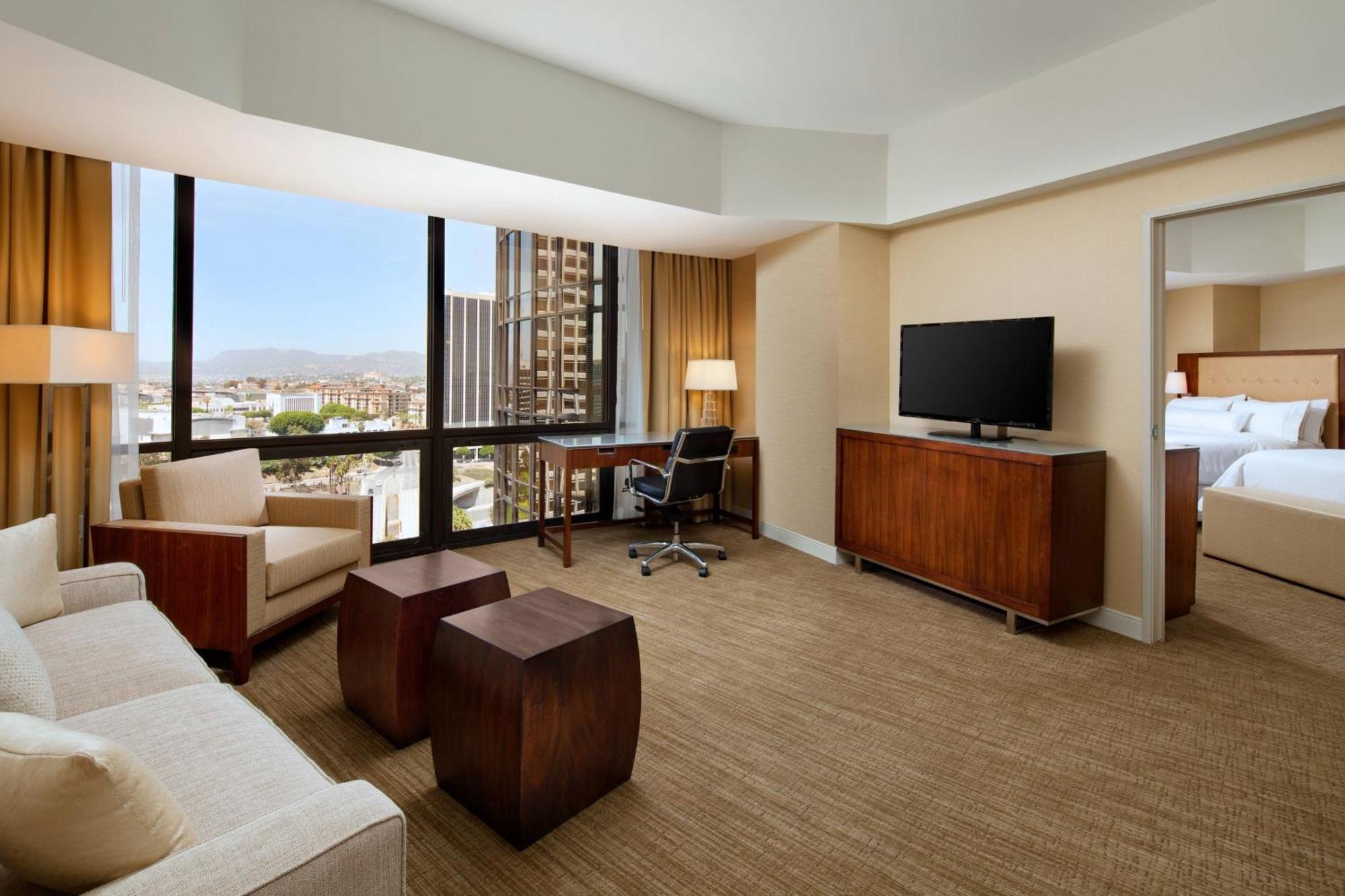Tower Suite, 1 Bedroom Suite, 1 King, Sofa bed, City view,1706071030:JPEG