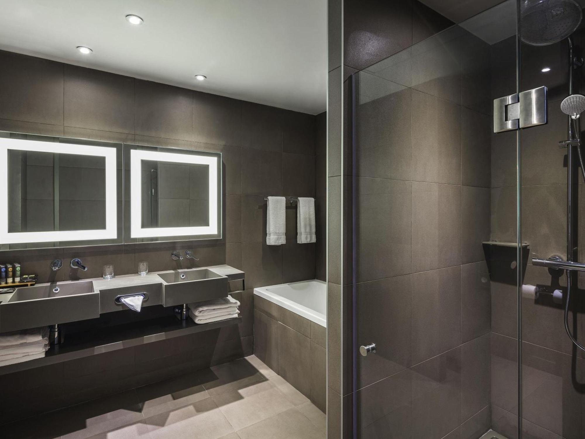Junior King Suite