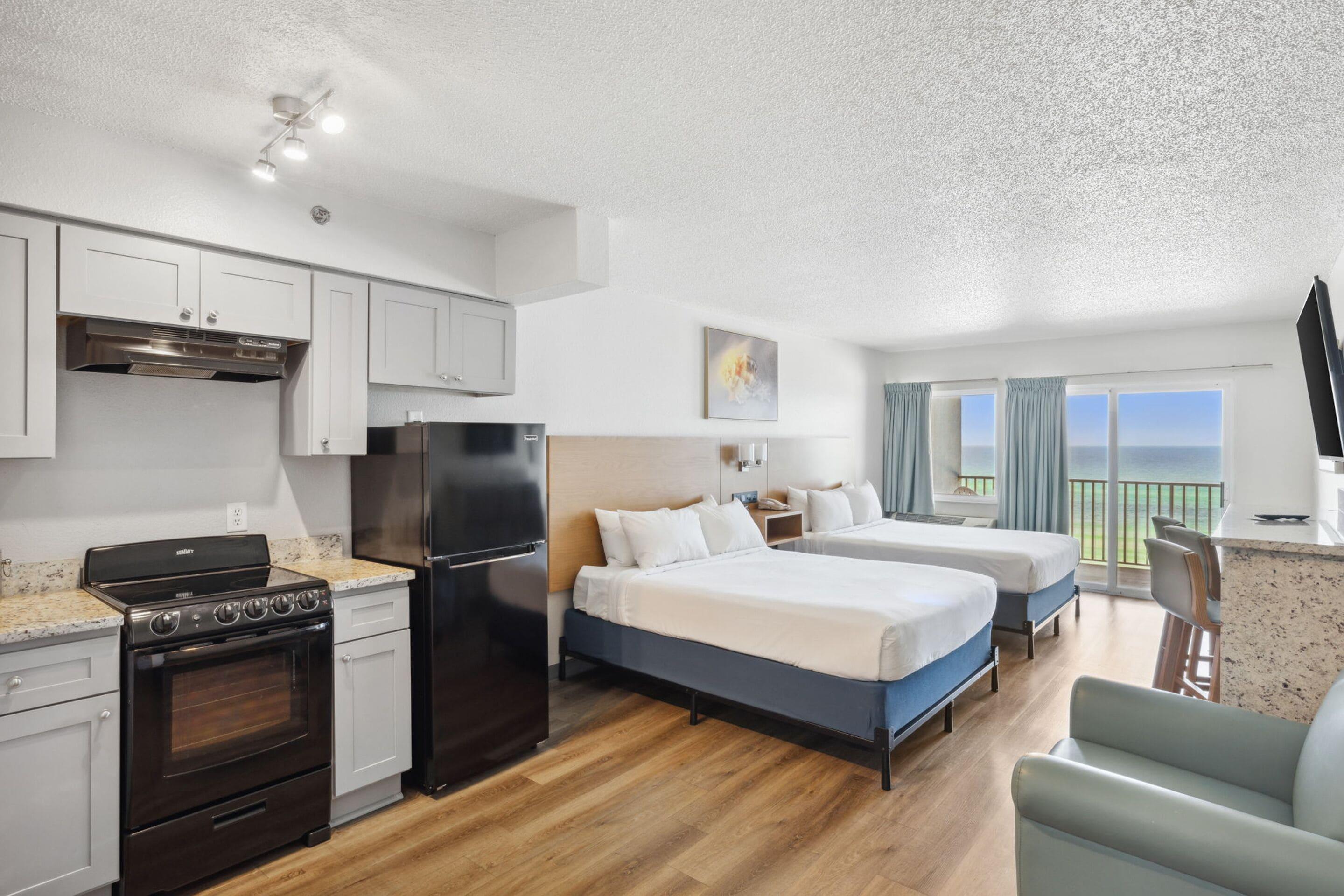 Beachfront Classic Room - Queen/Queen with Kitchen,1413201575:JPEG