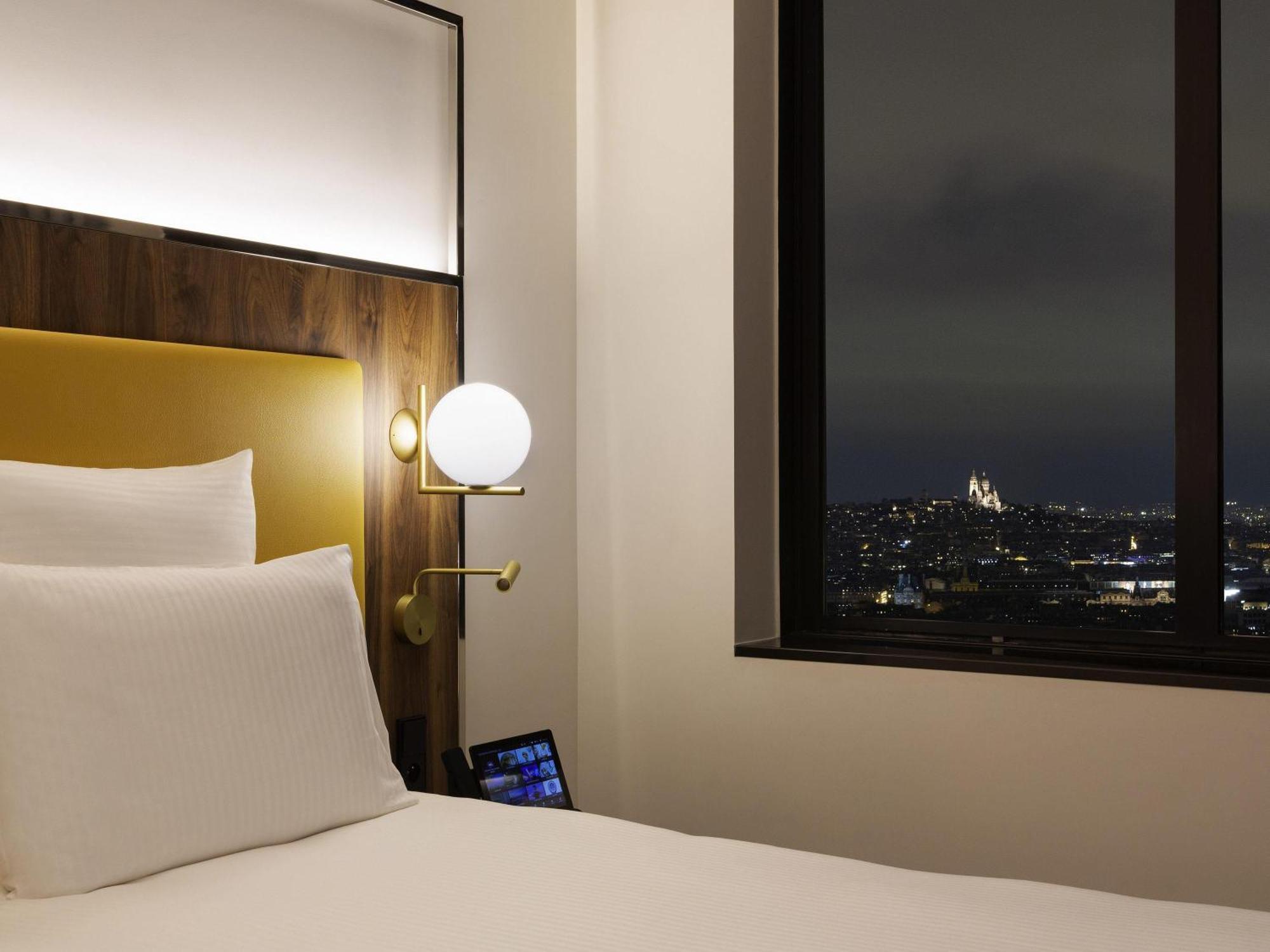 Deluxe Premium Family Twin Room with Two Communicating Room and City View