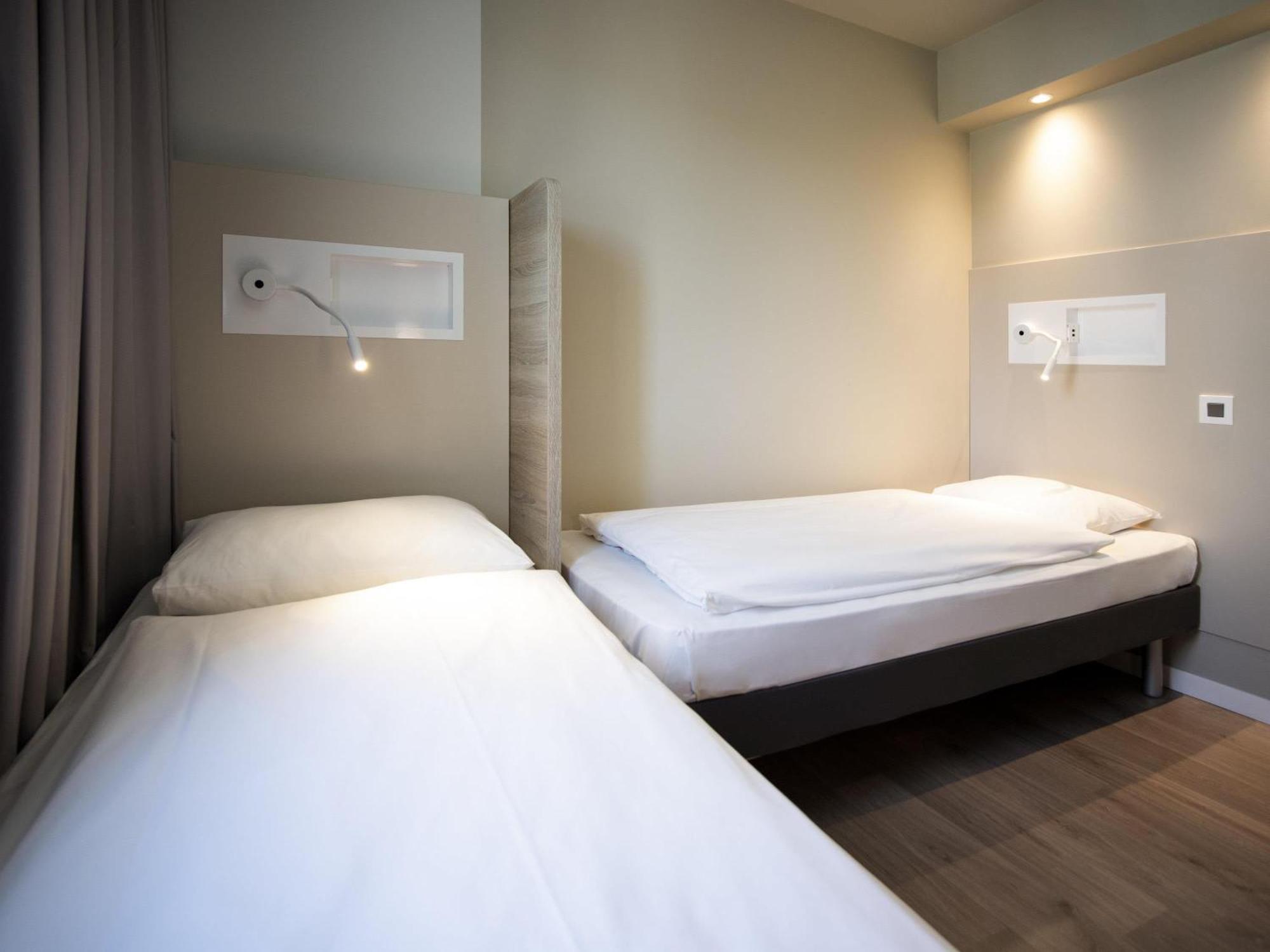 Twin Room,1717153185:JPEG