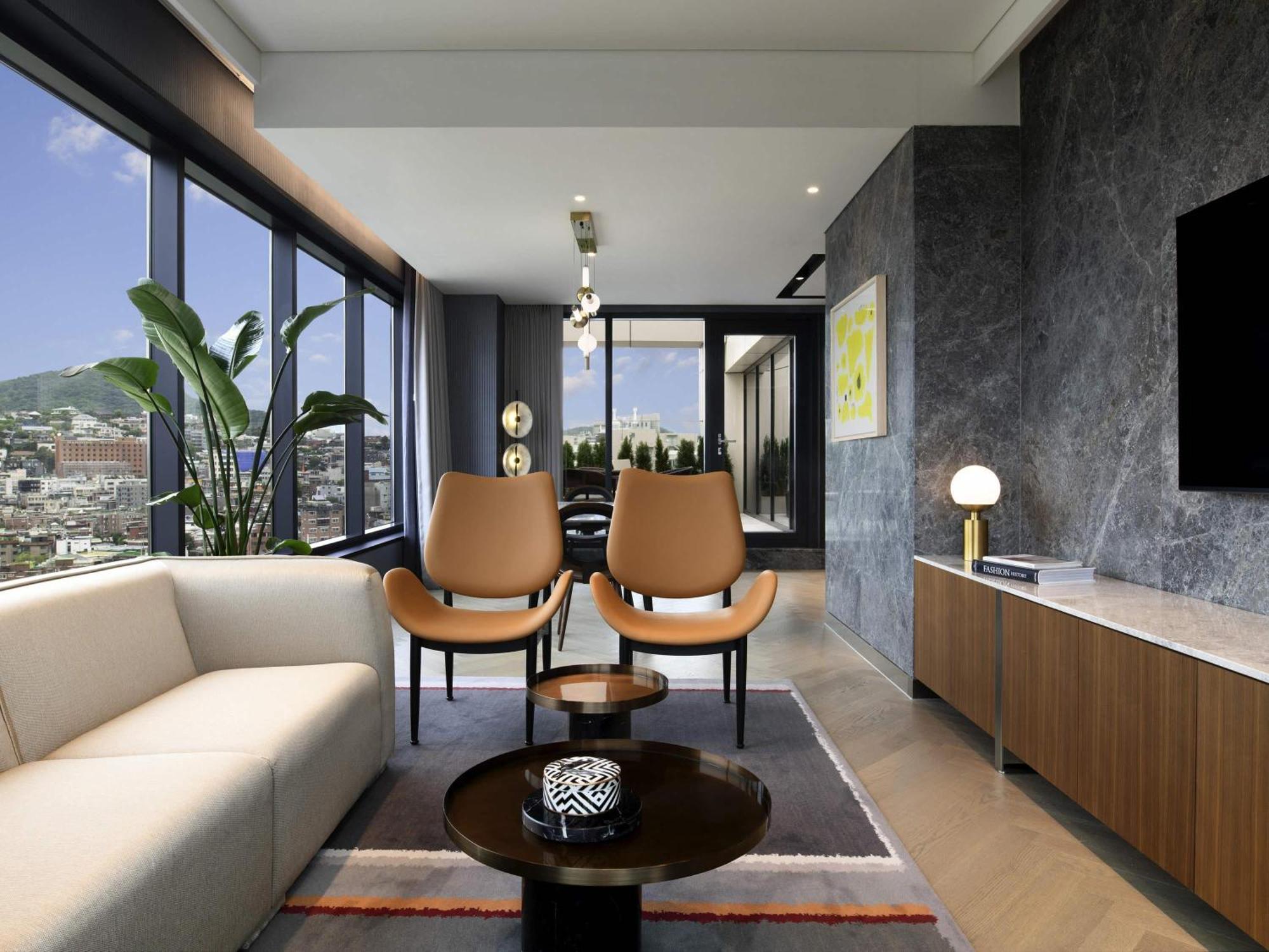 Mondrian King Suite,1717194538:JPEG