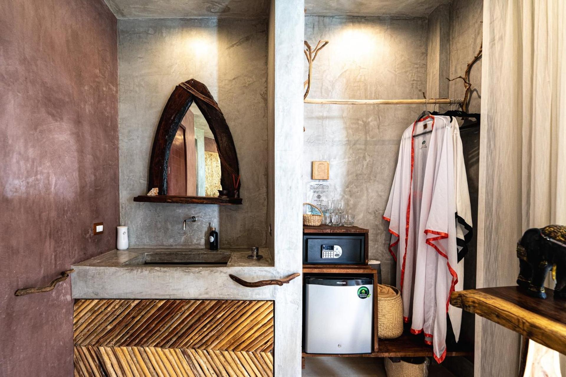 Deluxe Double Room Bath