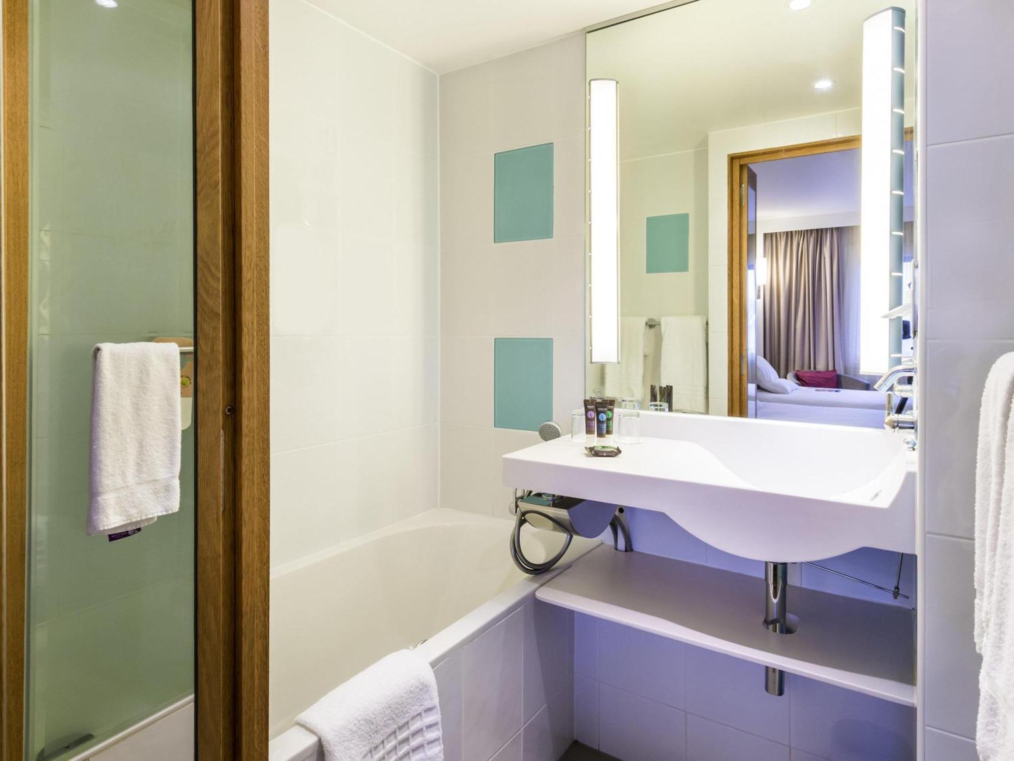 Standard Room 2 Single Beds